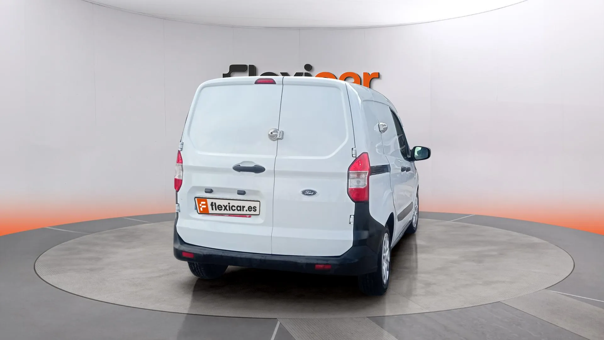 Ford Tourneo Courier 1.5 TDCi Ambiente - foto 8