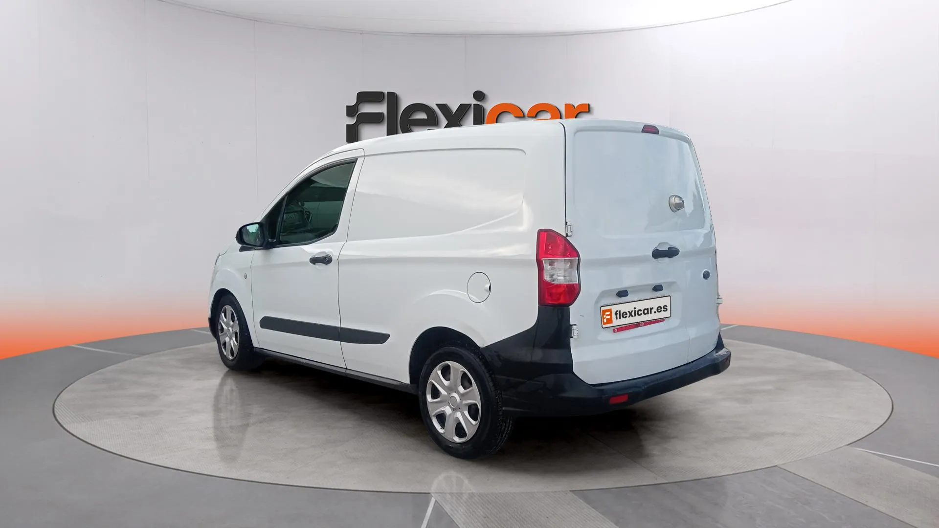 Ford Tourneo Courier 1.5 TDCi Ambiente - foto 6