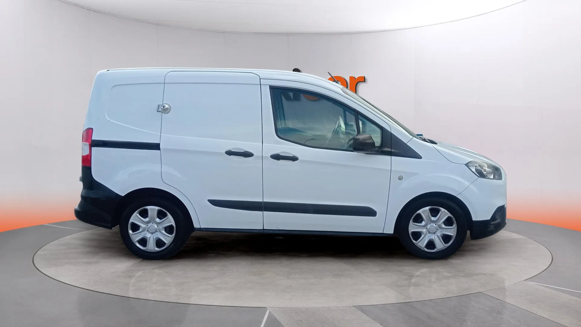 Ford Tourneo Courier 1.5 TDCi Ambiente - foto 11