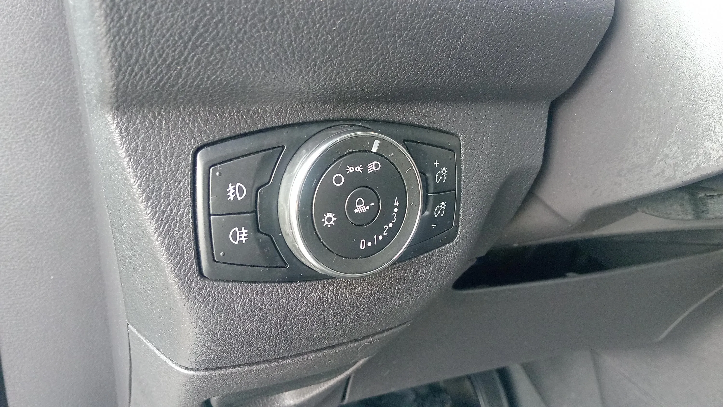 Ford Tourneo Courier 1.5 TDCi Ambiente - foto 19