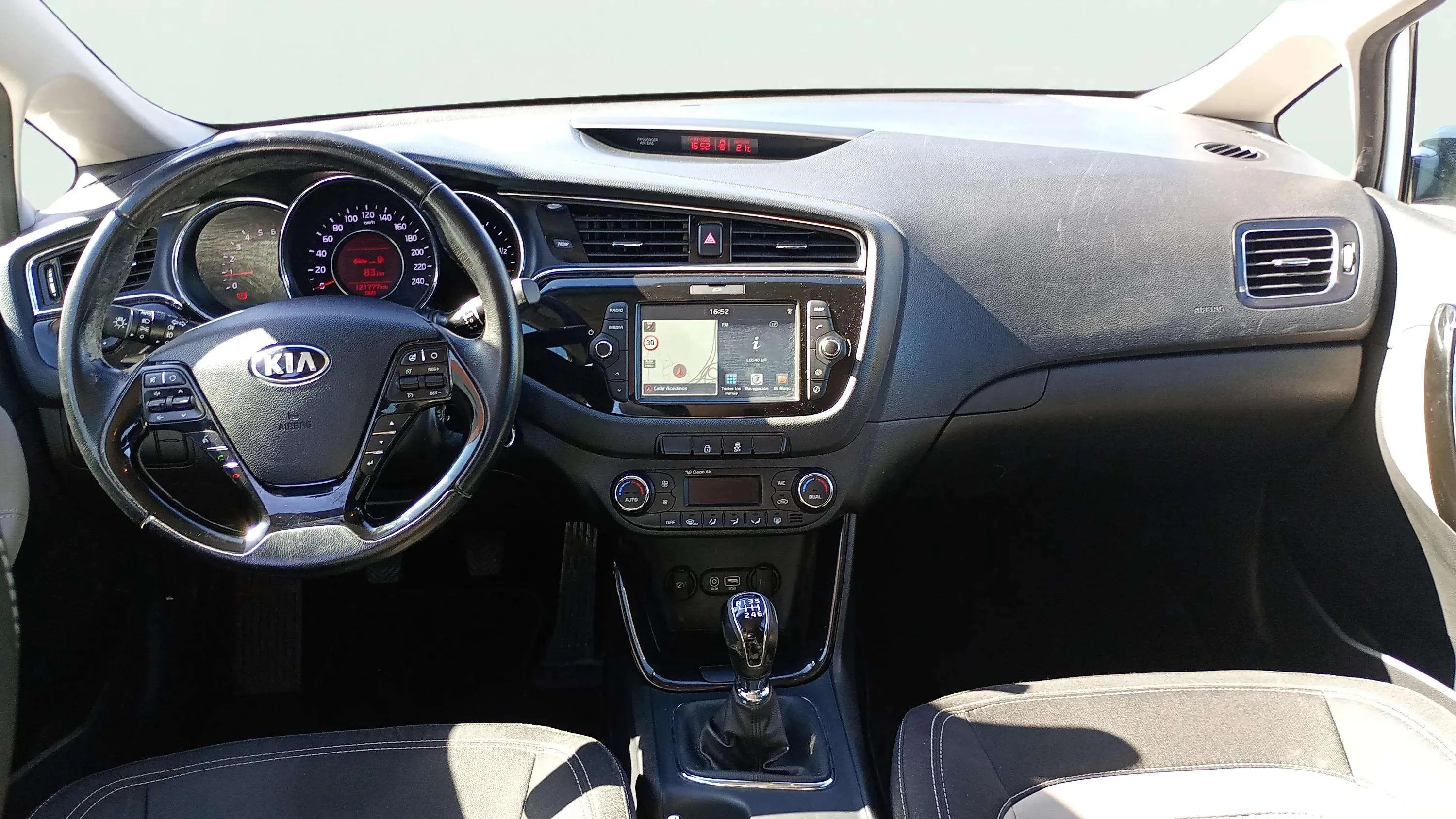 Kia Ceed 1.6 CRDi VGT Drive - foto 8