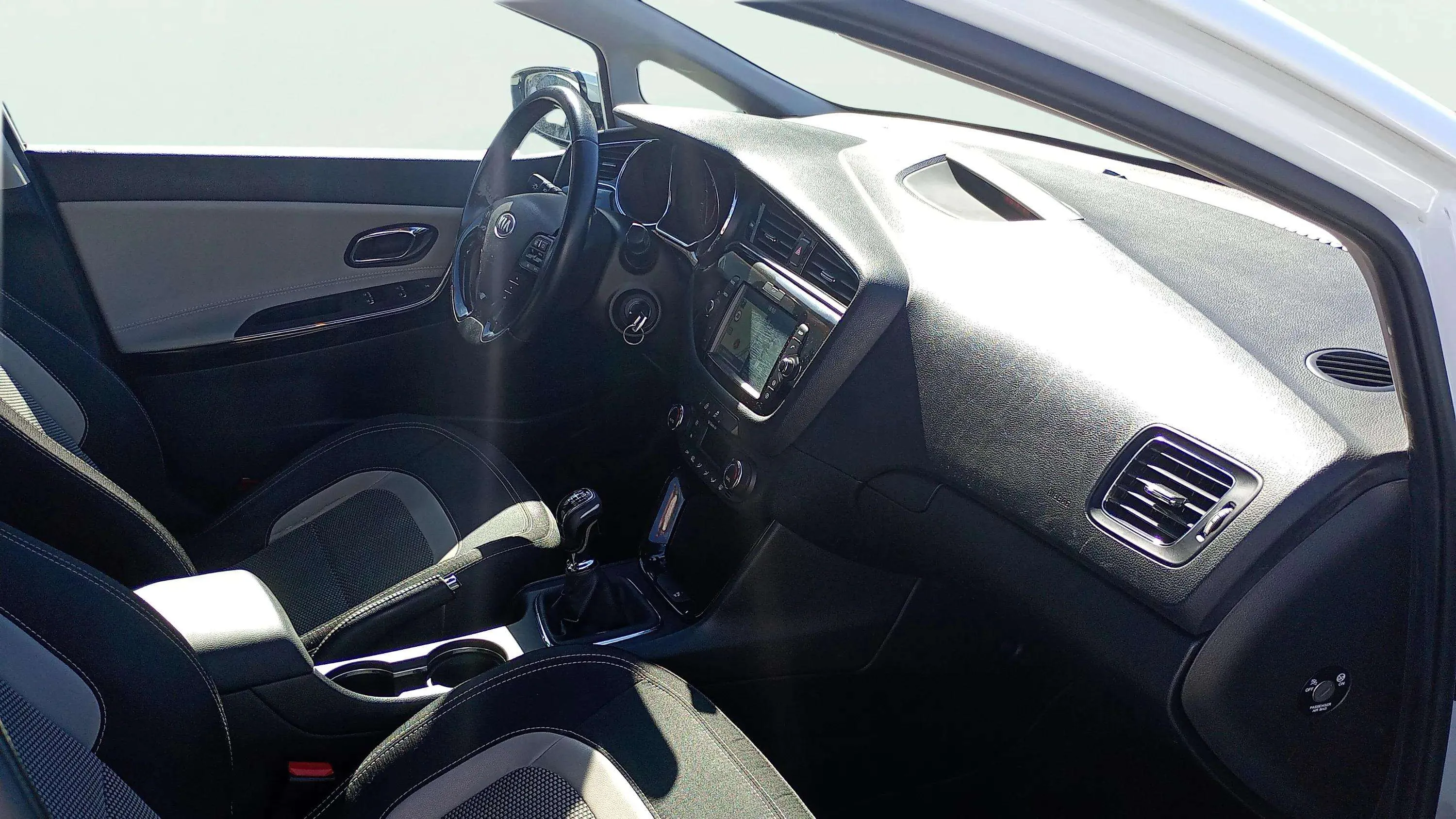 Kia Ceed 1.6 CRDi VGT Drive - foto 12