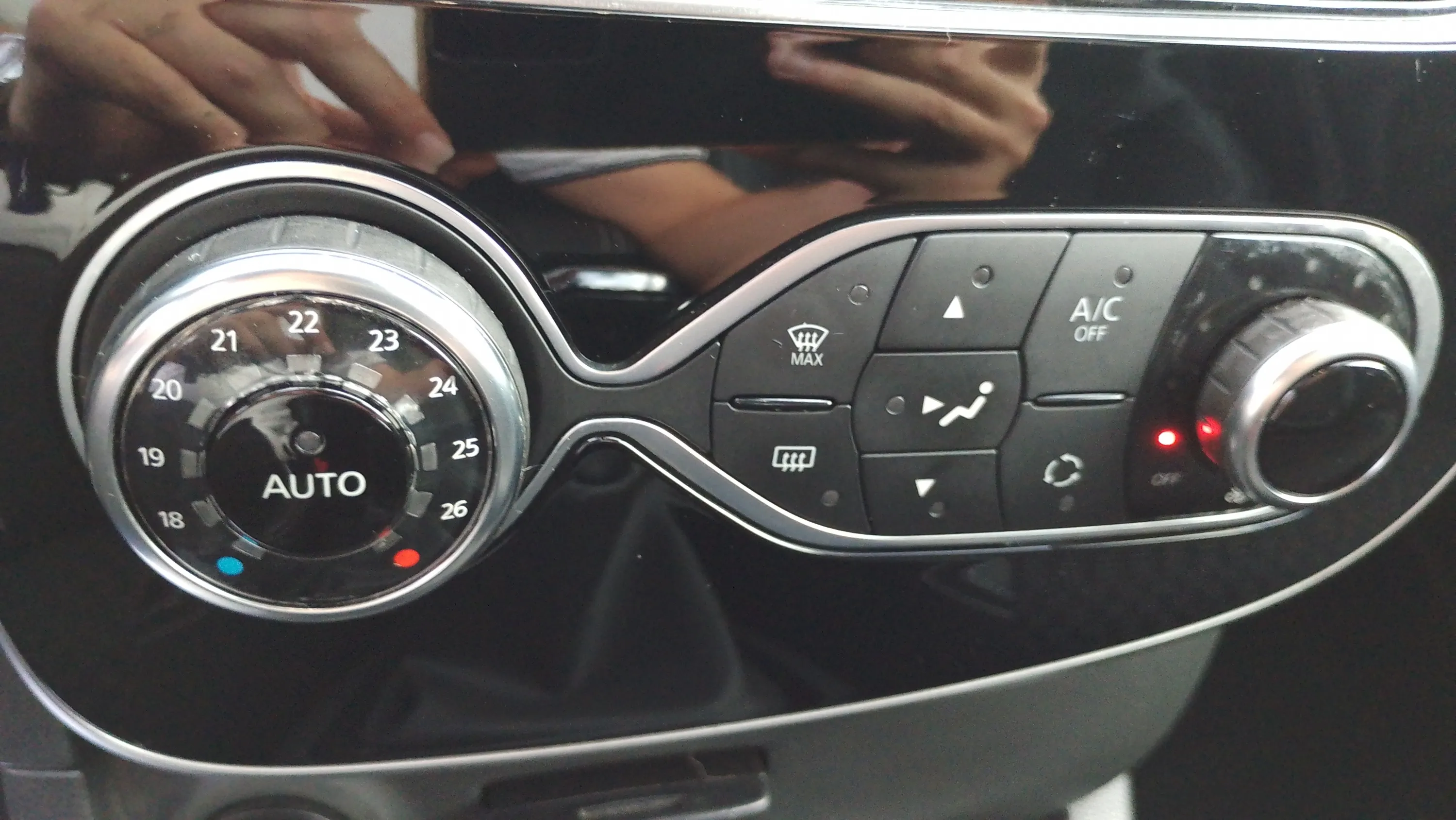 Renault Clio Limited TCe -18 - foto 18