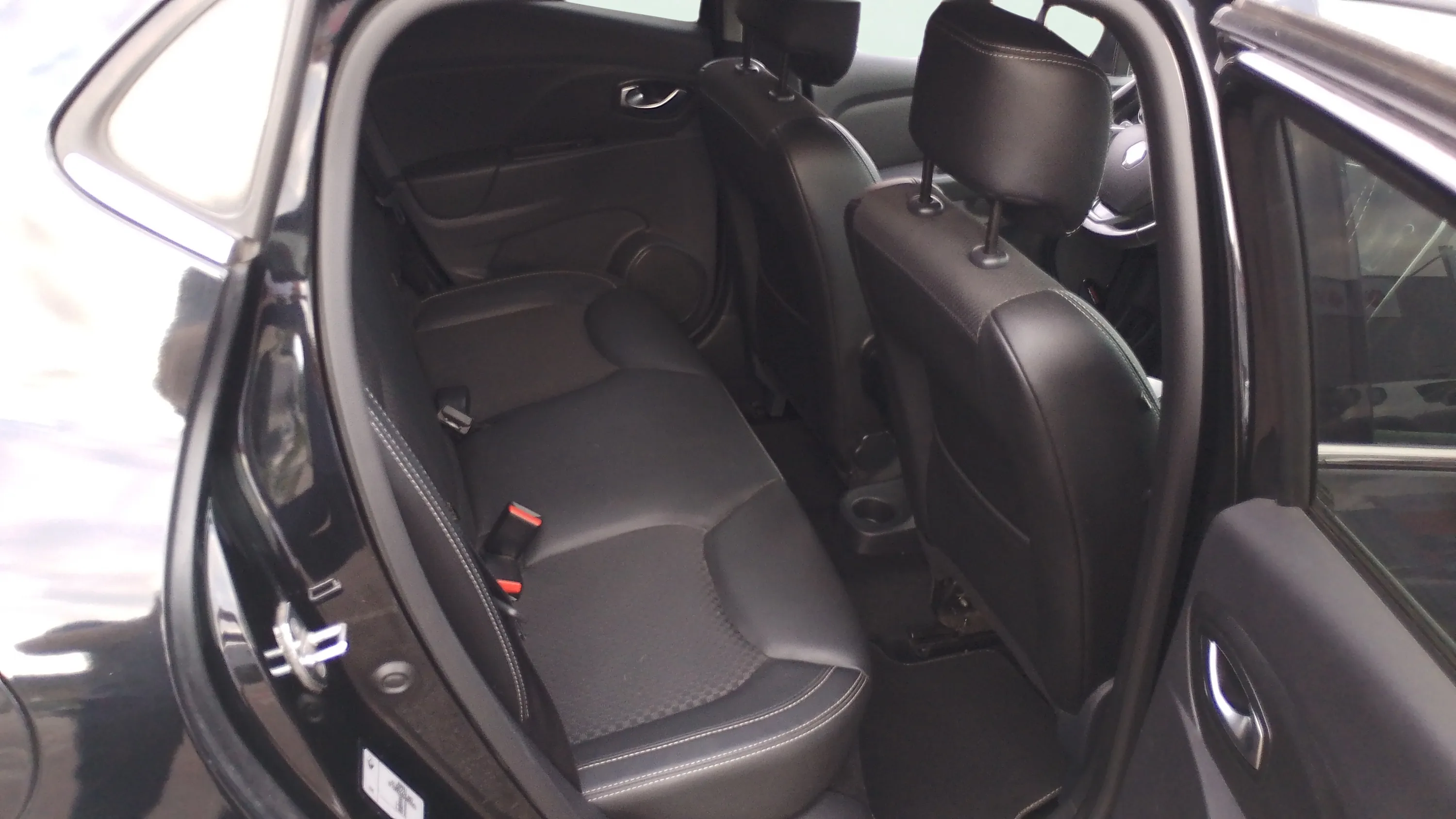 Renault Clio Limited TCe -18 - foto 16