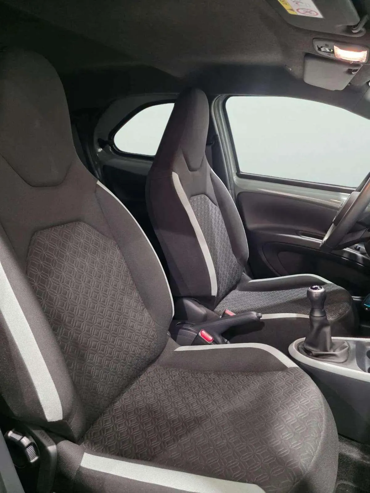 Toyota Aygo X 1.0 VVT-I Play - foto 18