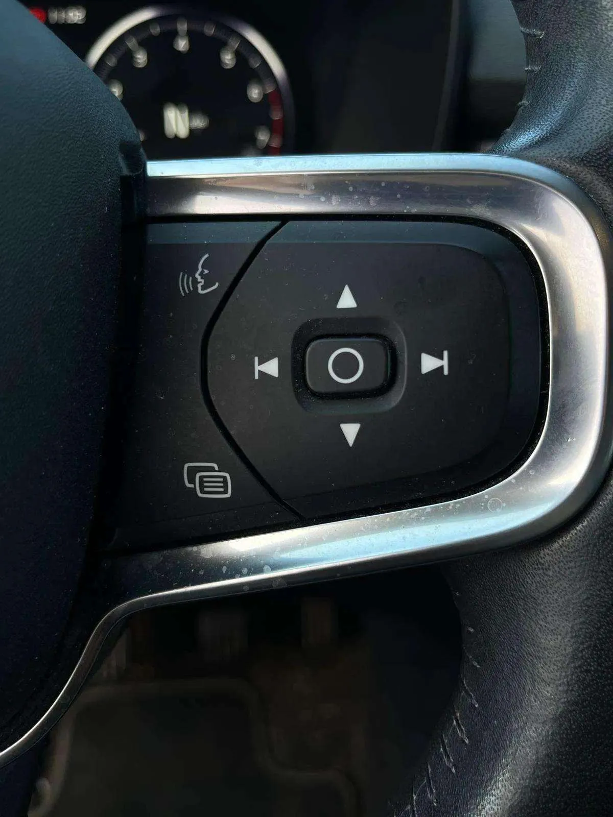 Volvo XC40 1.5 T2 Momentum - foto 15