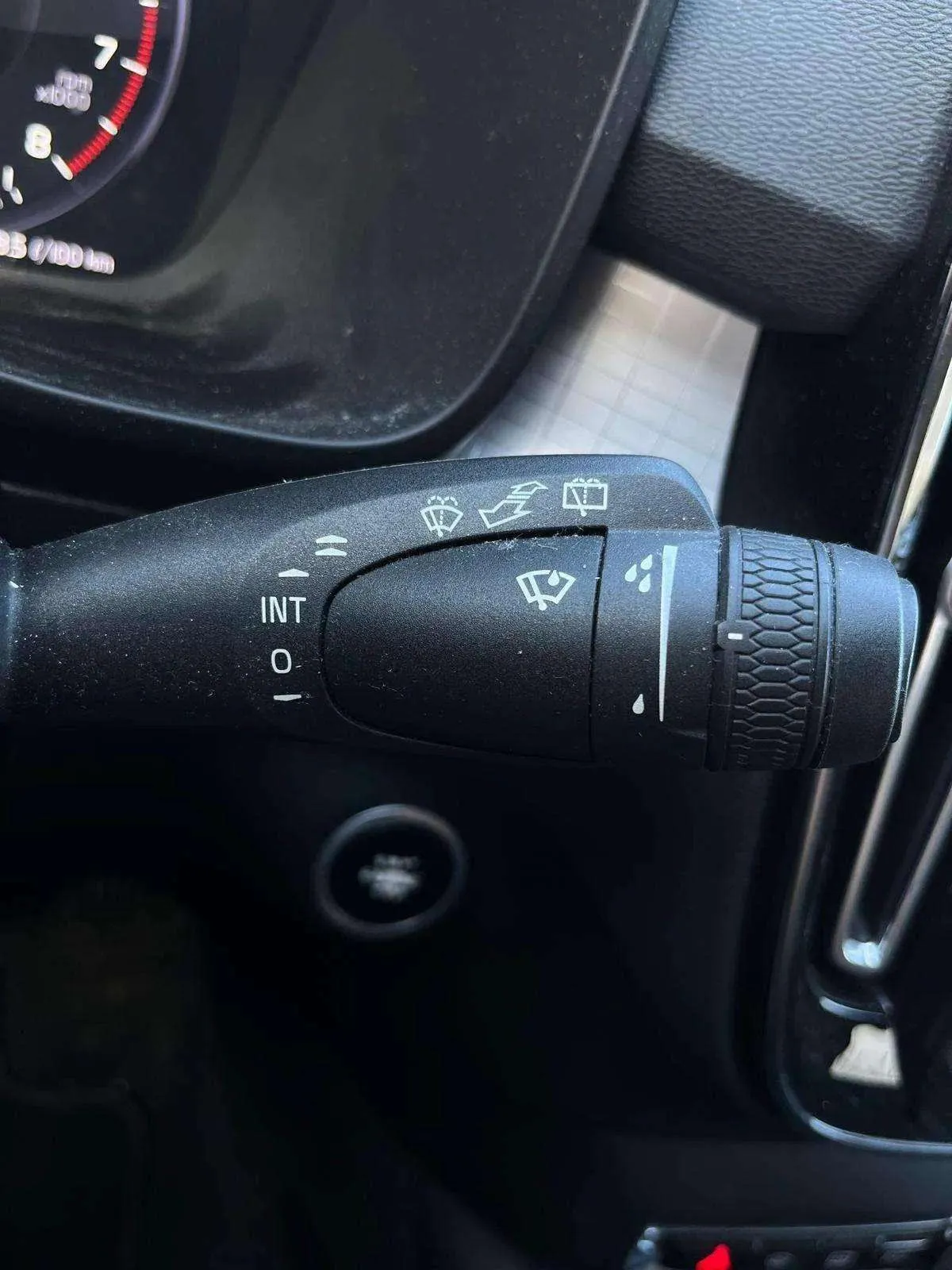 Volvo XC40 1.5 T2 Momentum - foto 16