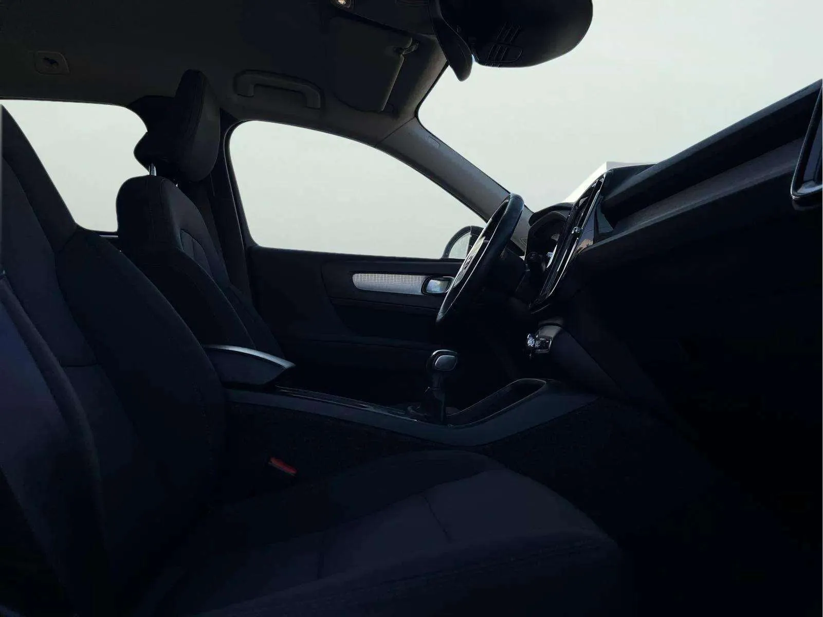 Volvo XC40 1.5 T2 Momentum - foto 18