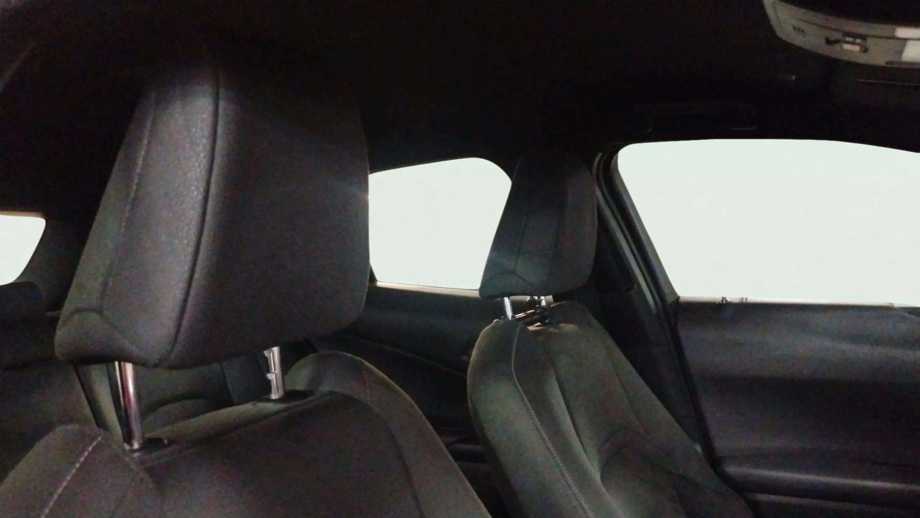 Lexus UX 2.0 250h Business - foto 17