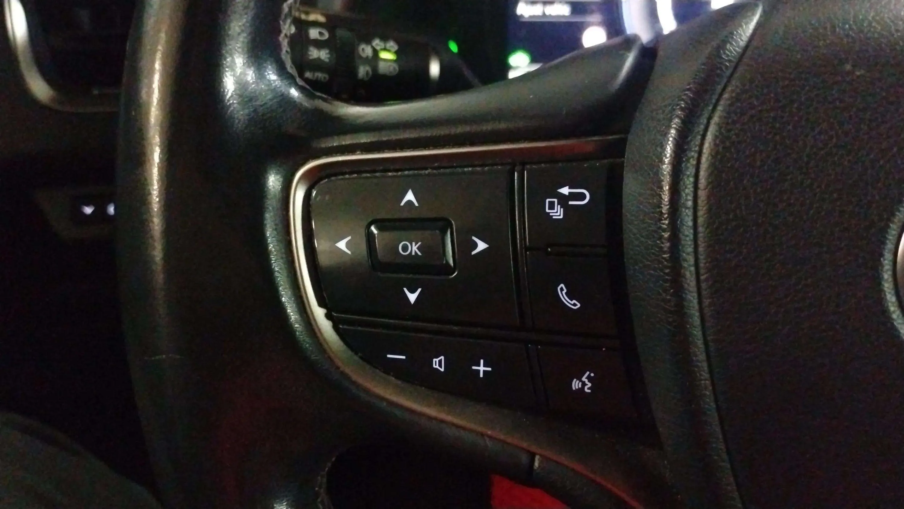 Lexus UX 2.0 250h Business - foto 19