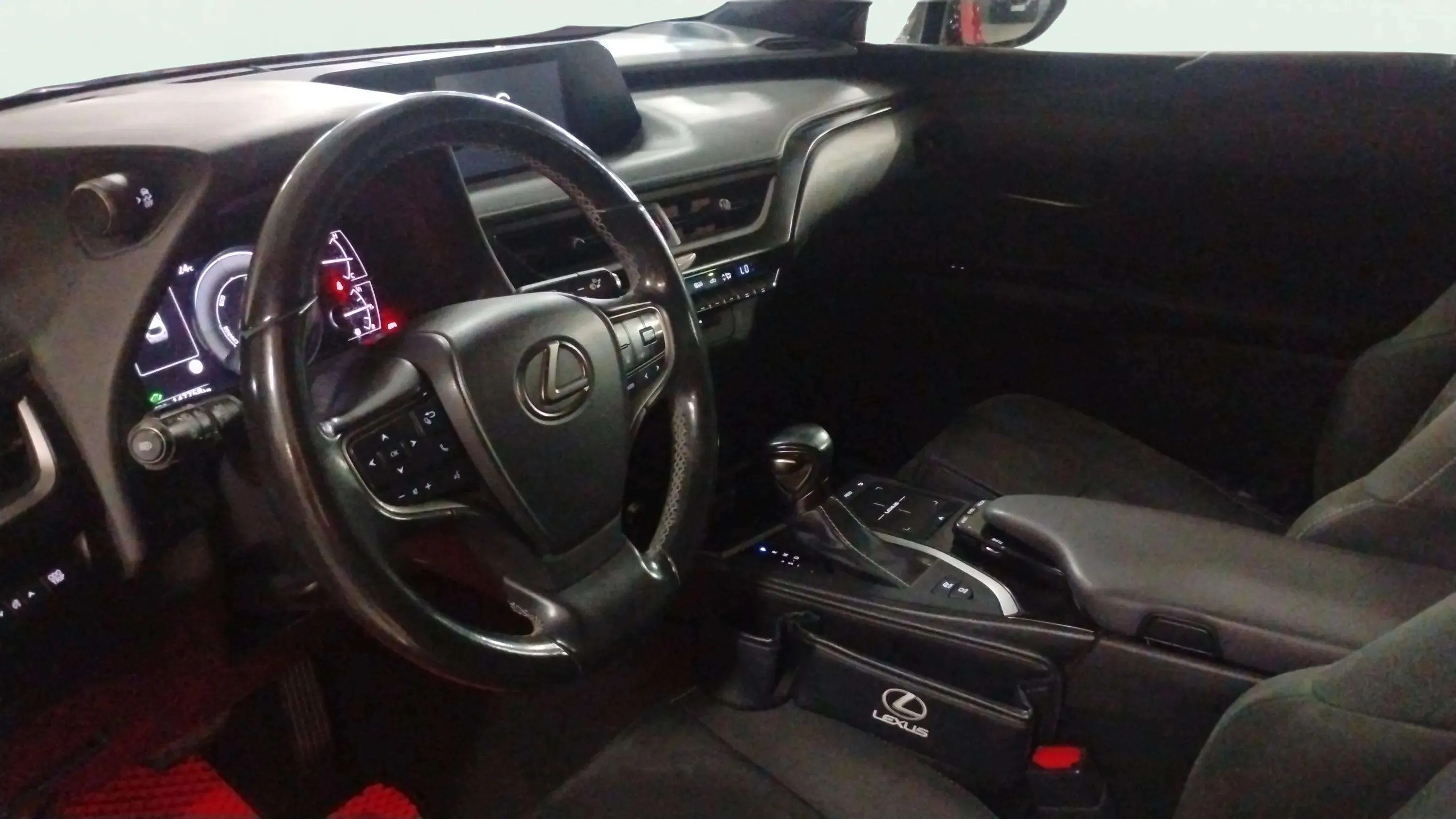 Lexus UX 2.0 250h Business - foto 6