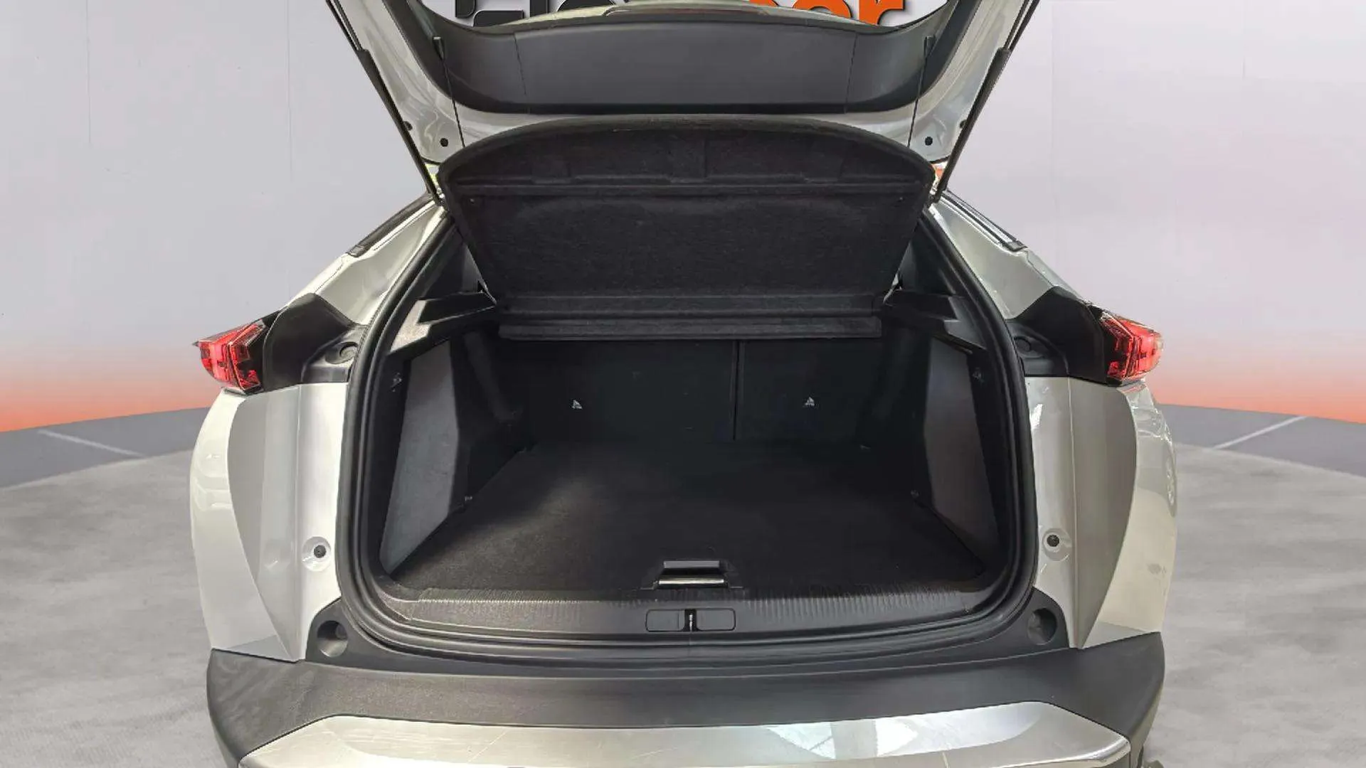 Peugeot 2008 Allure Pack PureTech 100 BVM6 - foto 24