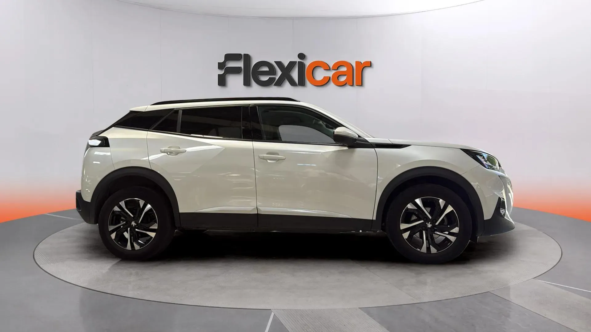 Peugeot 2008 Allure Pack PureTech 100 BVM6 - foto 4