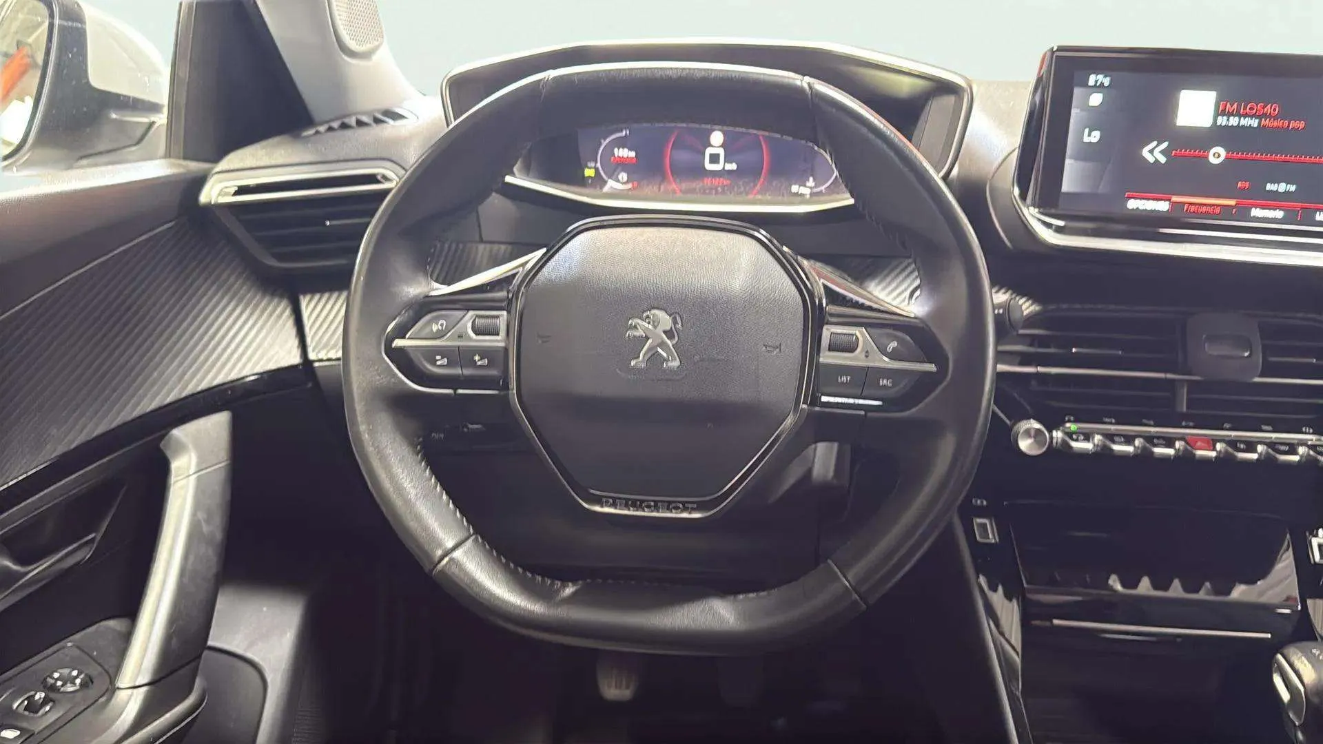 Peugeot 2008 Allure Pack PureTech 100 BVM6 - foto 10