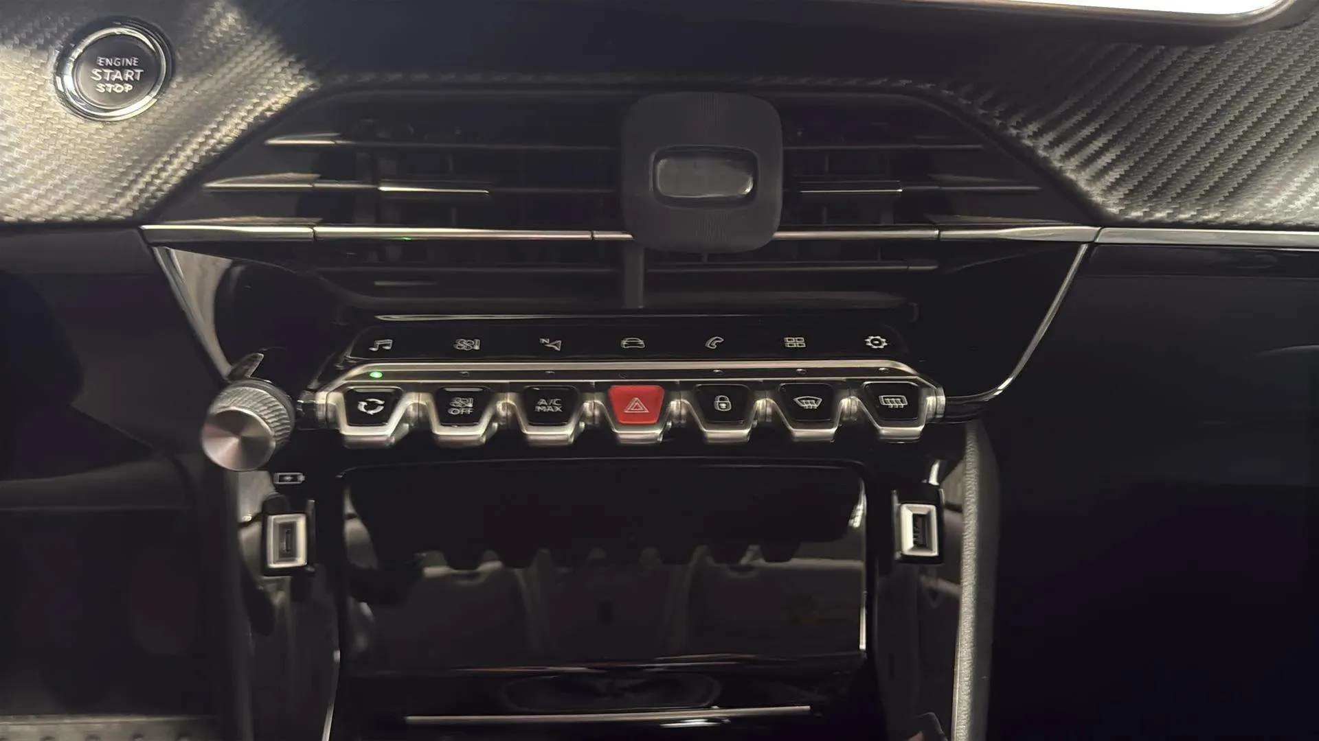Peugeot 2008 Allure Pack PureTech 100 BVM6 - foto 19
