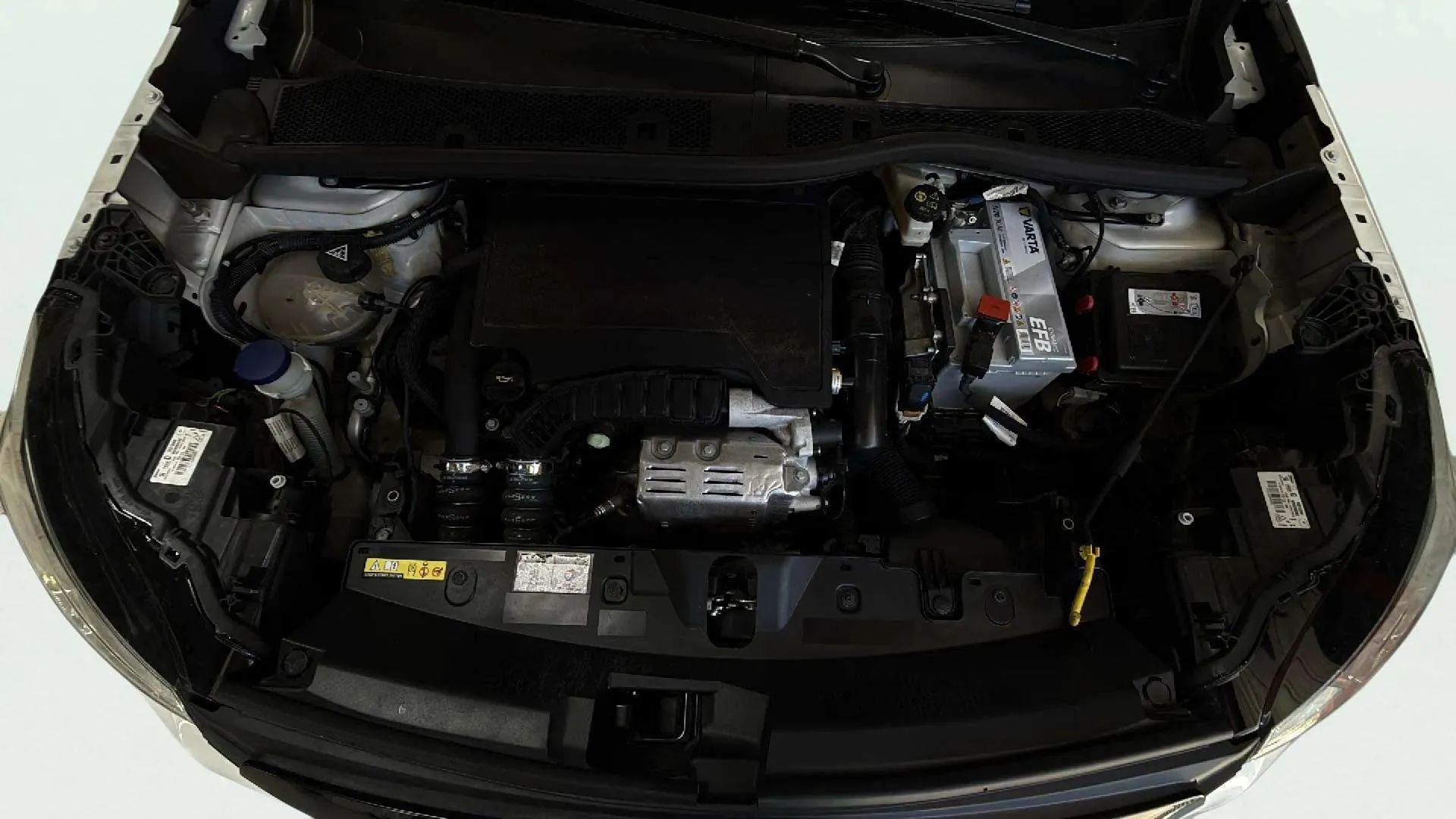 Peugeot 2008 Allure Pack PureTech 100 BVM6 - foto 23