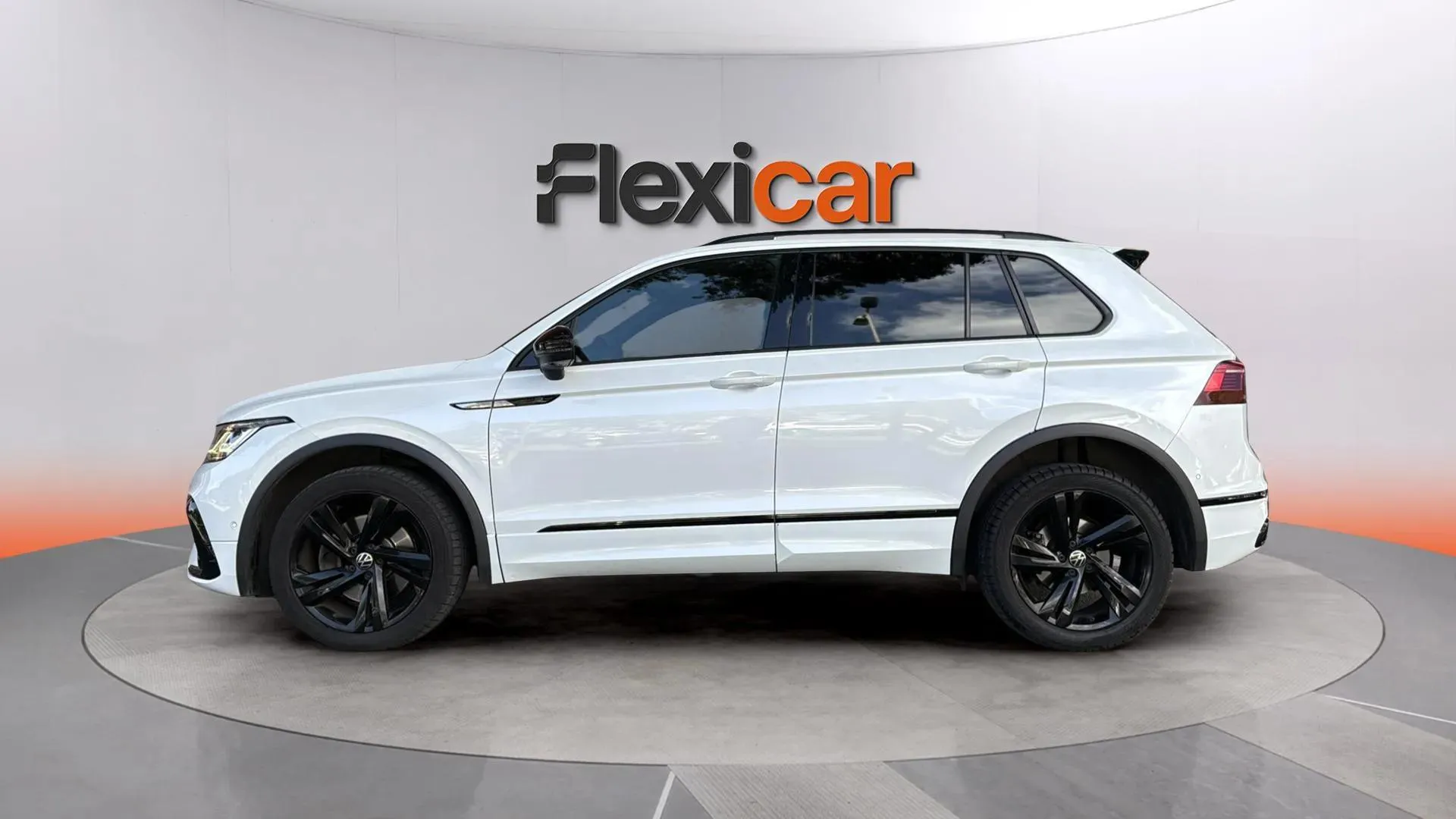 Volkswagen Tiguan R-Line 2.0 TSI (245) DSG 4Motion - foto 10