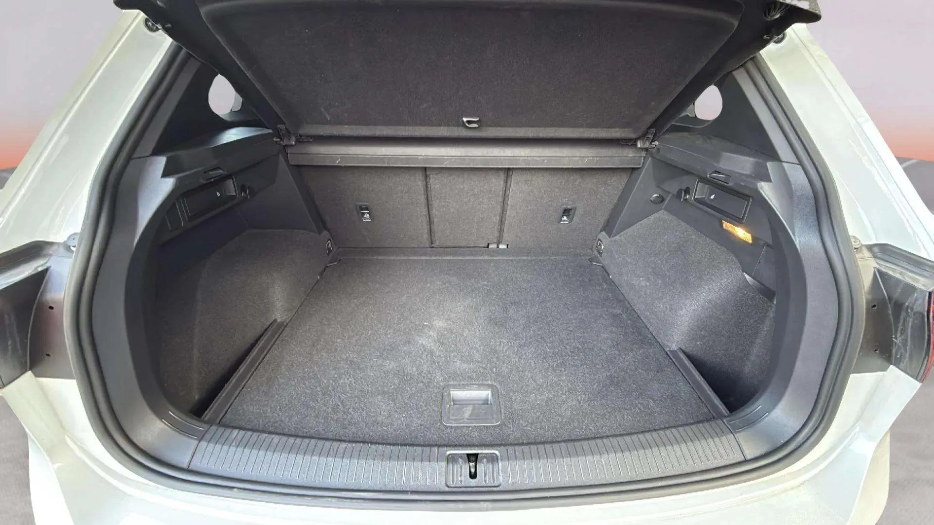 Volkswagen Tiguan R-Line 2.0 TSI (245) DSG 4Motion - foto 7