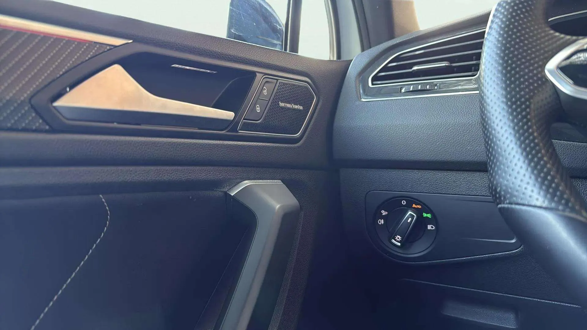 Volkswagen Tiguan R-Line 2.0 TSI (245) DSG 4Motion - foto 15