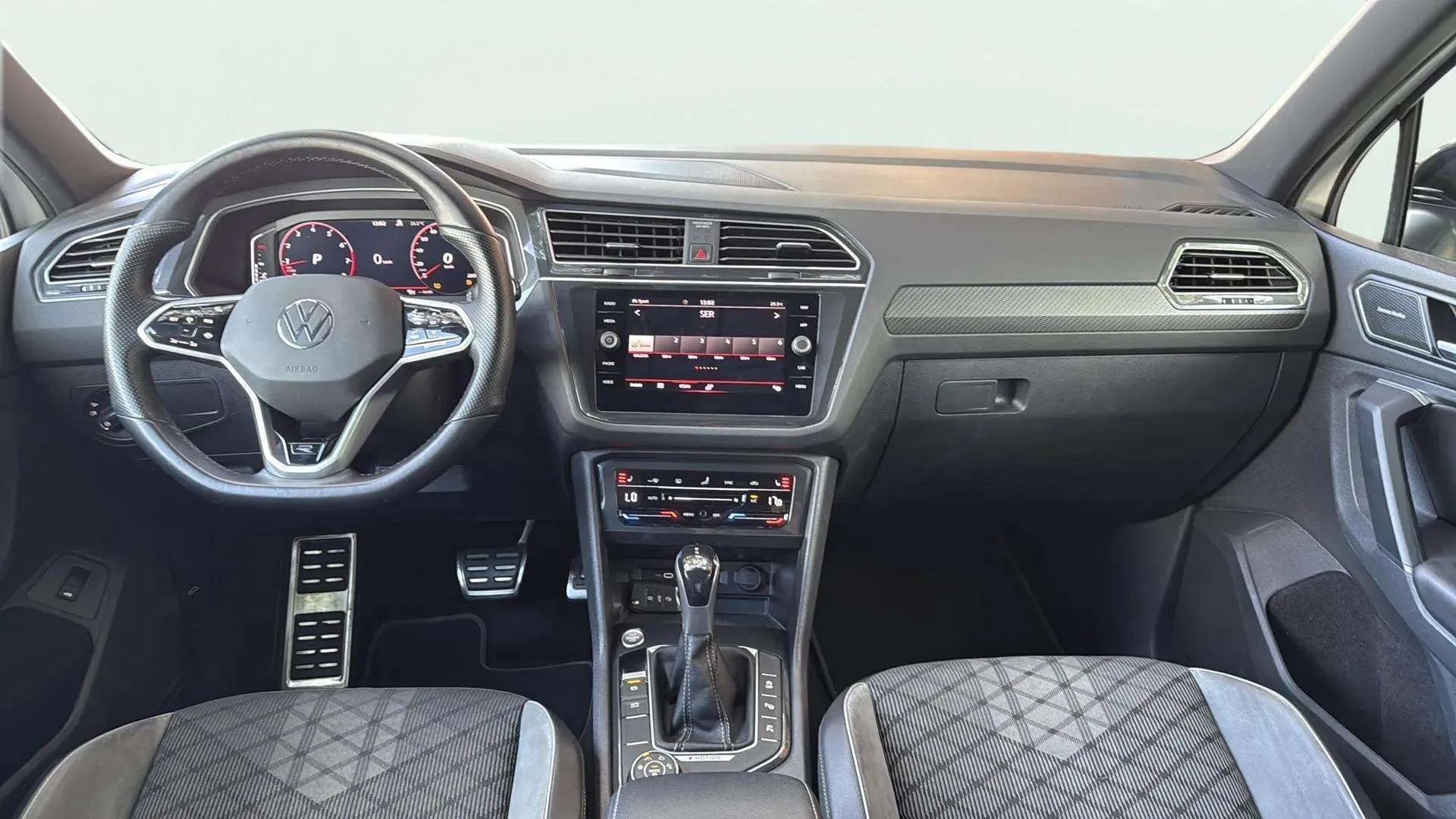 Volkswagen Tiguan R-Line 2.0 TSI (245) DSG 4Motion - foto 14
