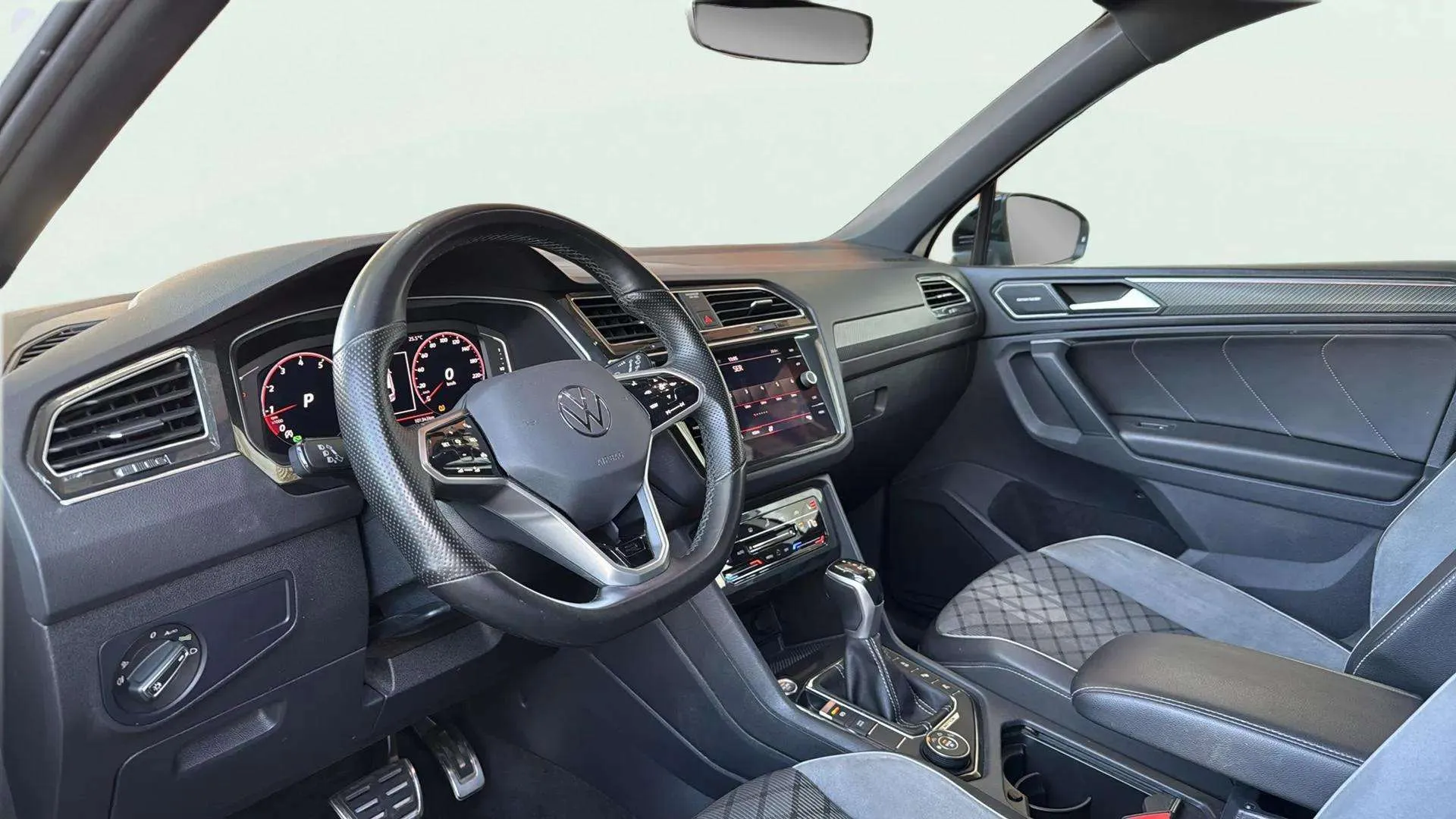 Volkswagen Tiguan R-Line 2.0 TSI (245) DSG 4Motion - foto 25