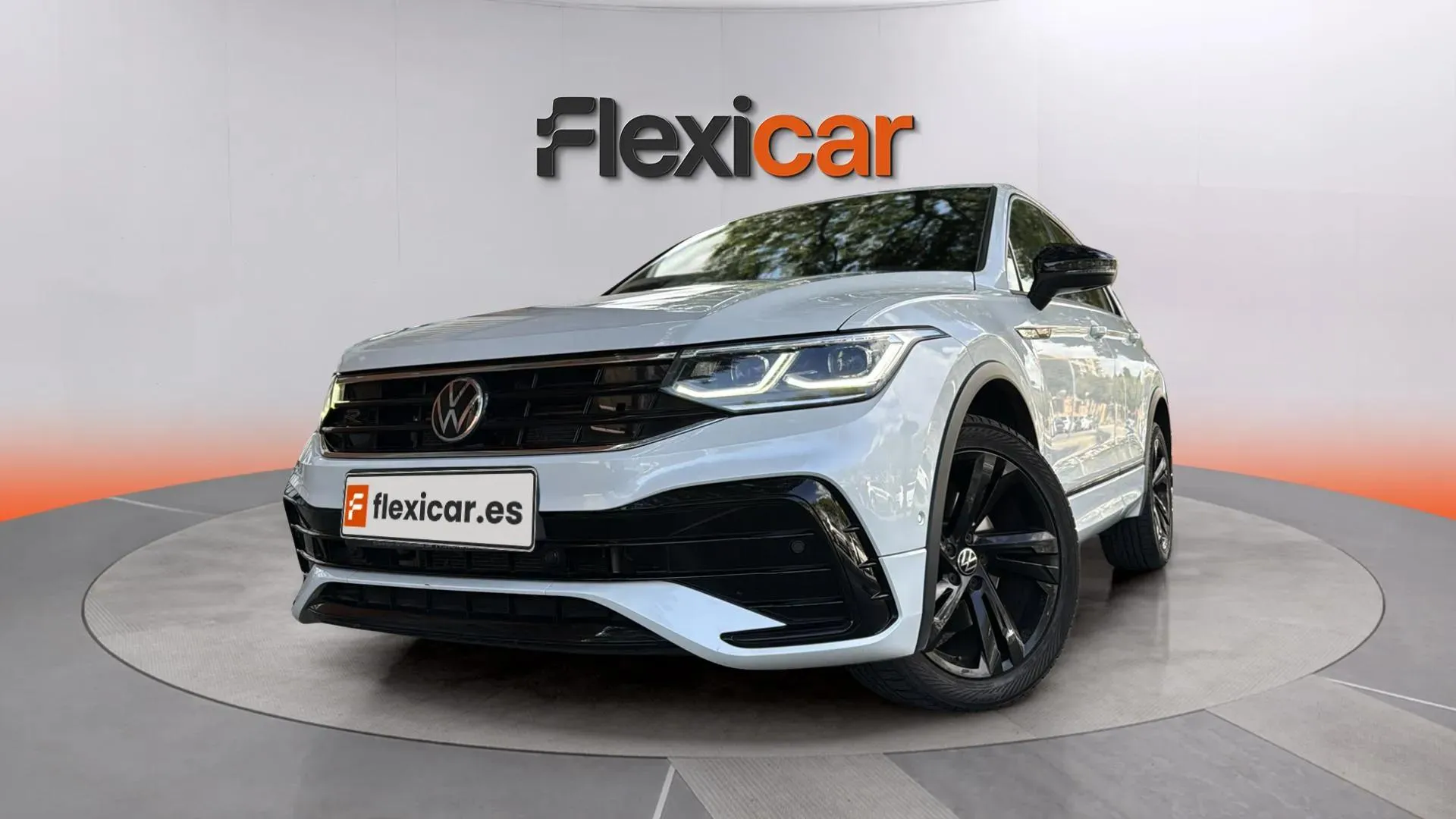 Volkswagen Tiguan R-Line 2.0 TSI (245) DSG 4Motion - foto 11
