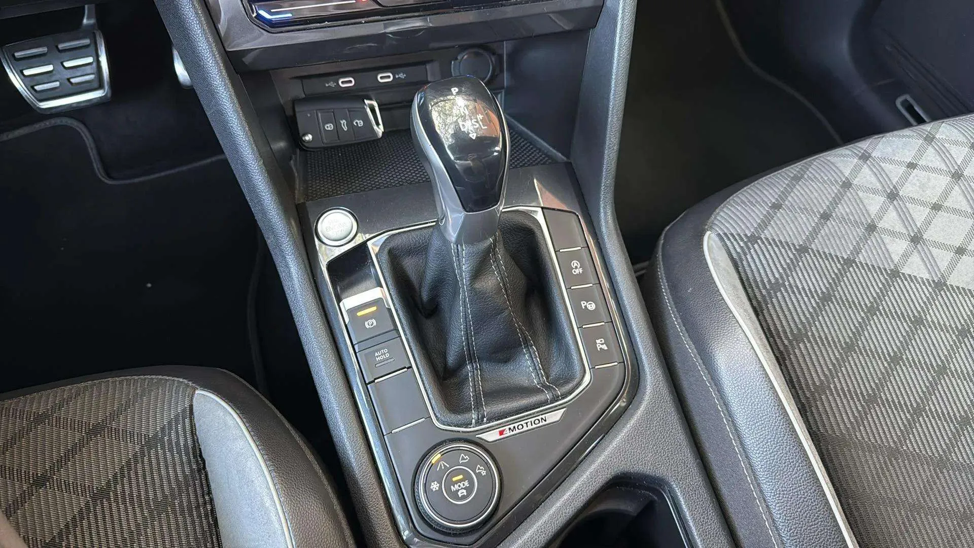 Volkswagen Tiguan R-Line 2.0 TSI (245) DSG 4Motion - foto 23