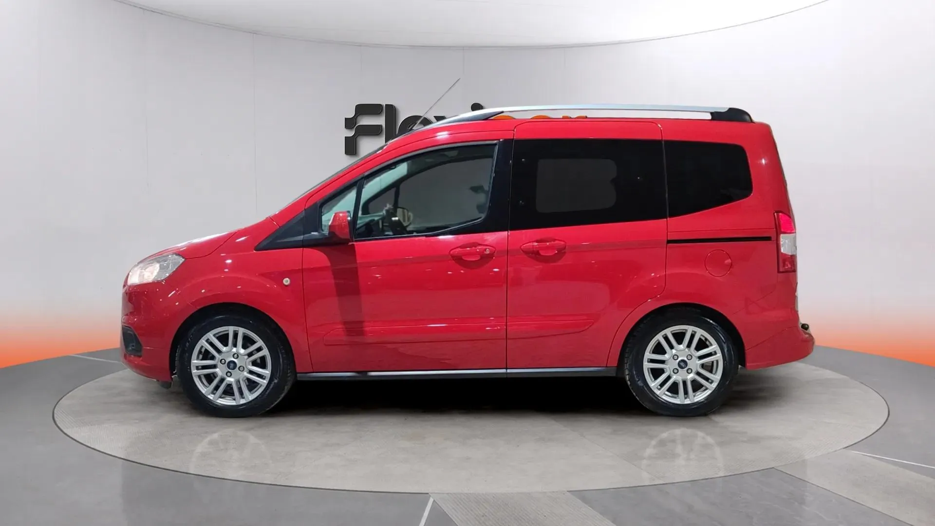 Ford Tourneo Courier 1.0 EcoBoost Titanium - foto 4