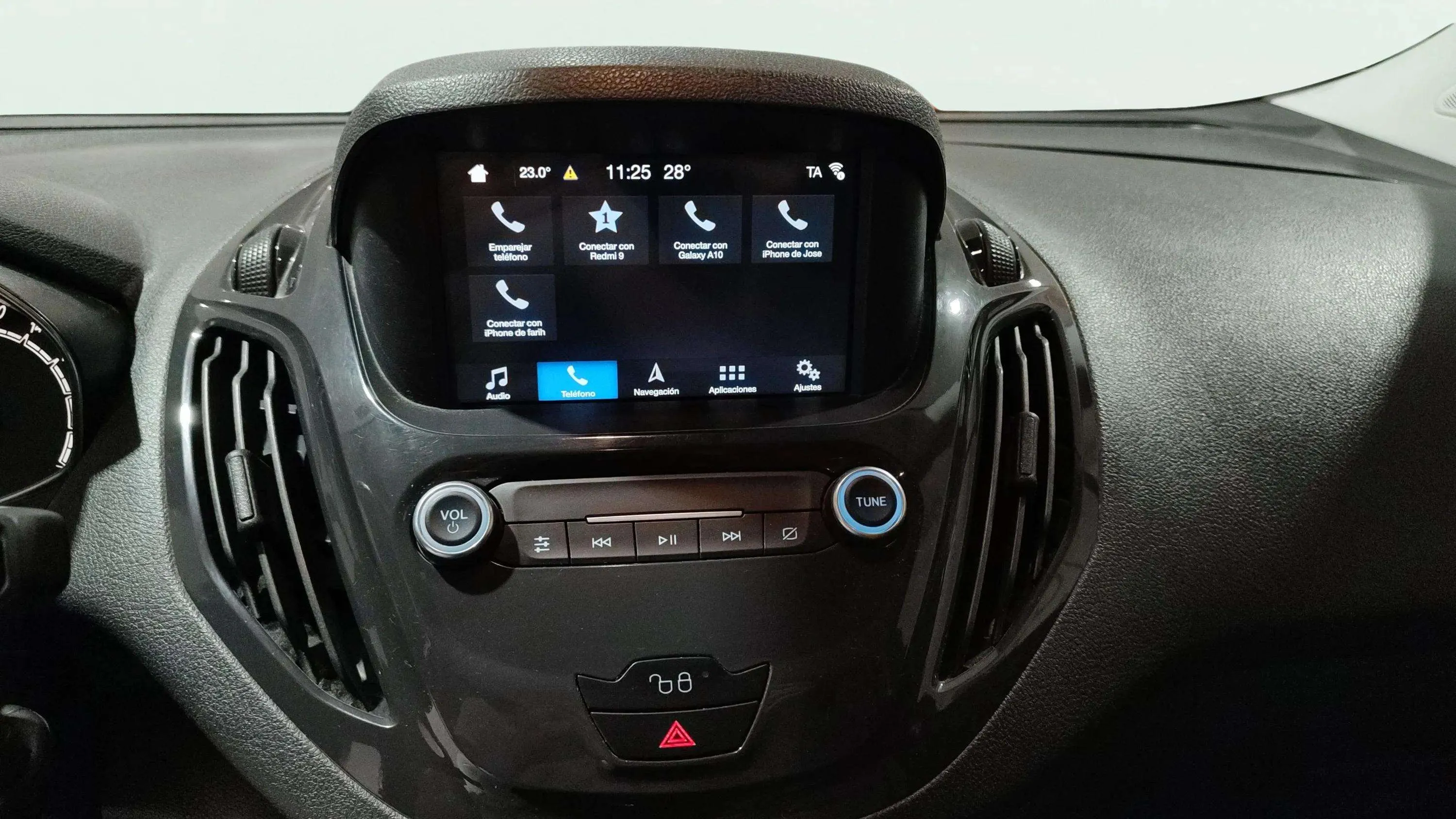 Ford Tourneo Courier 1.0 EcoBoost Titanium - foto 14