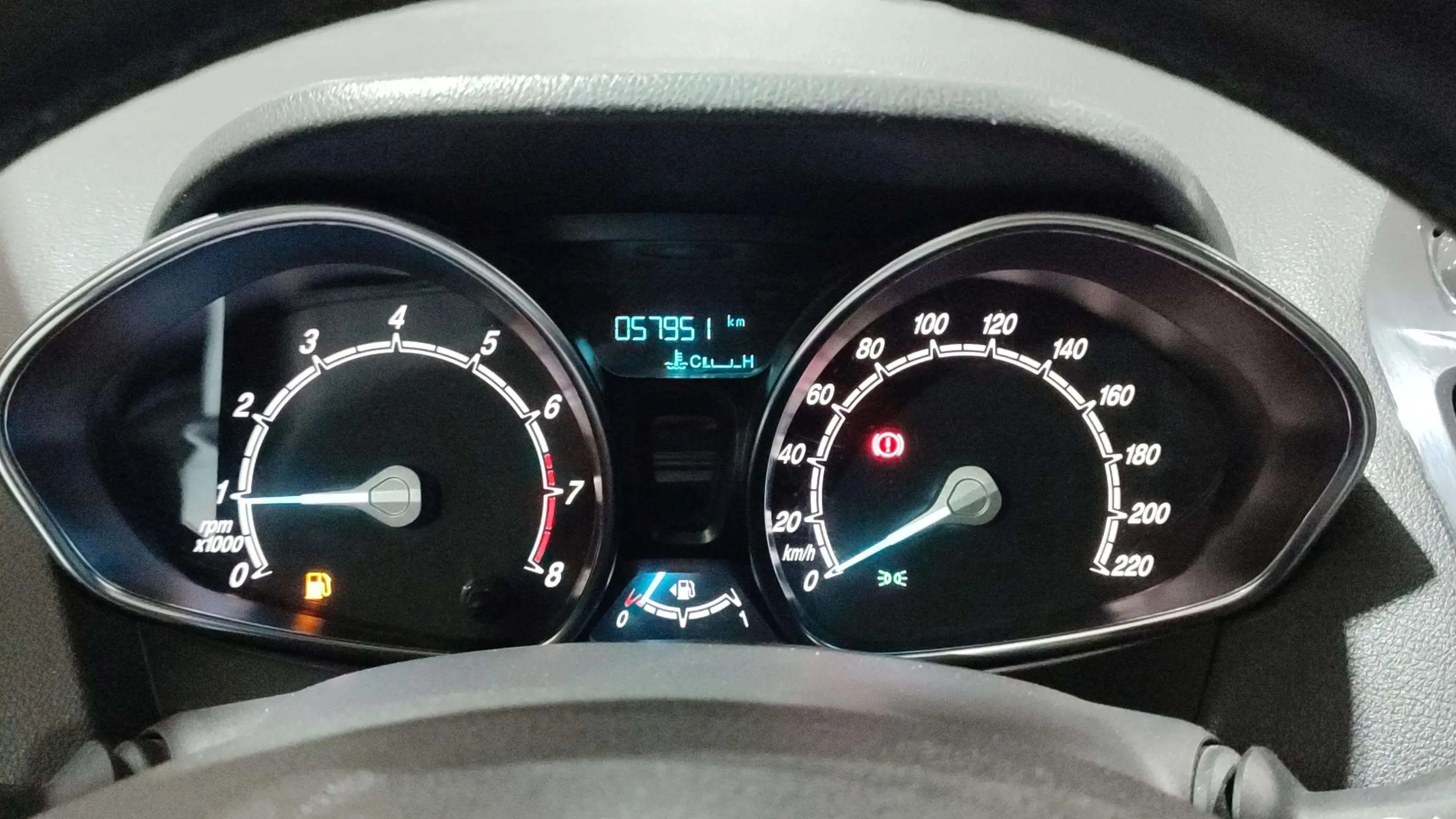 Ford Tourneo Courier 1.0 EcoBoost Titanium - foto 9