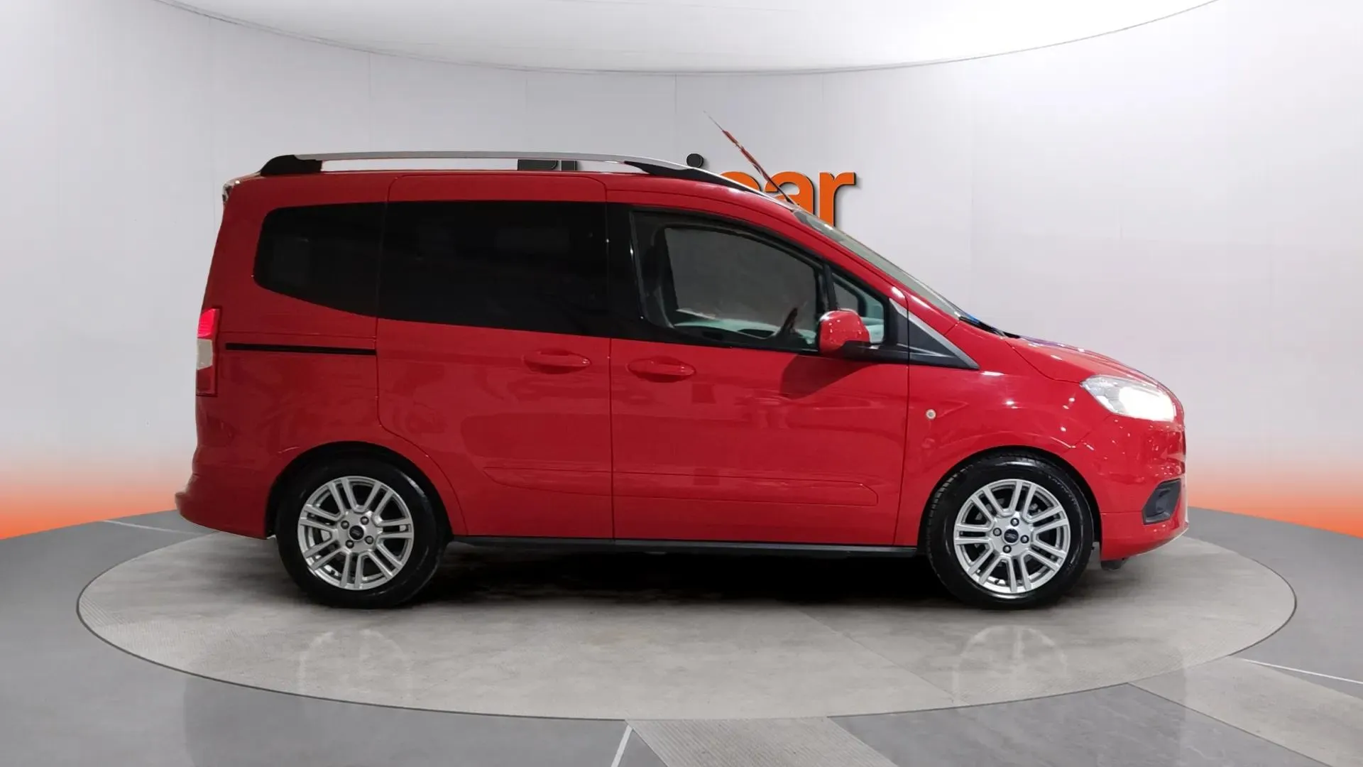 Ford Tourneo Courier 1.0 EcoBoost Titanium - foto 3