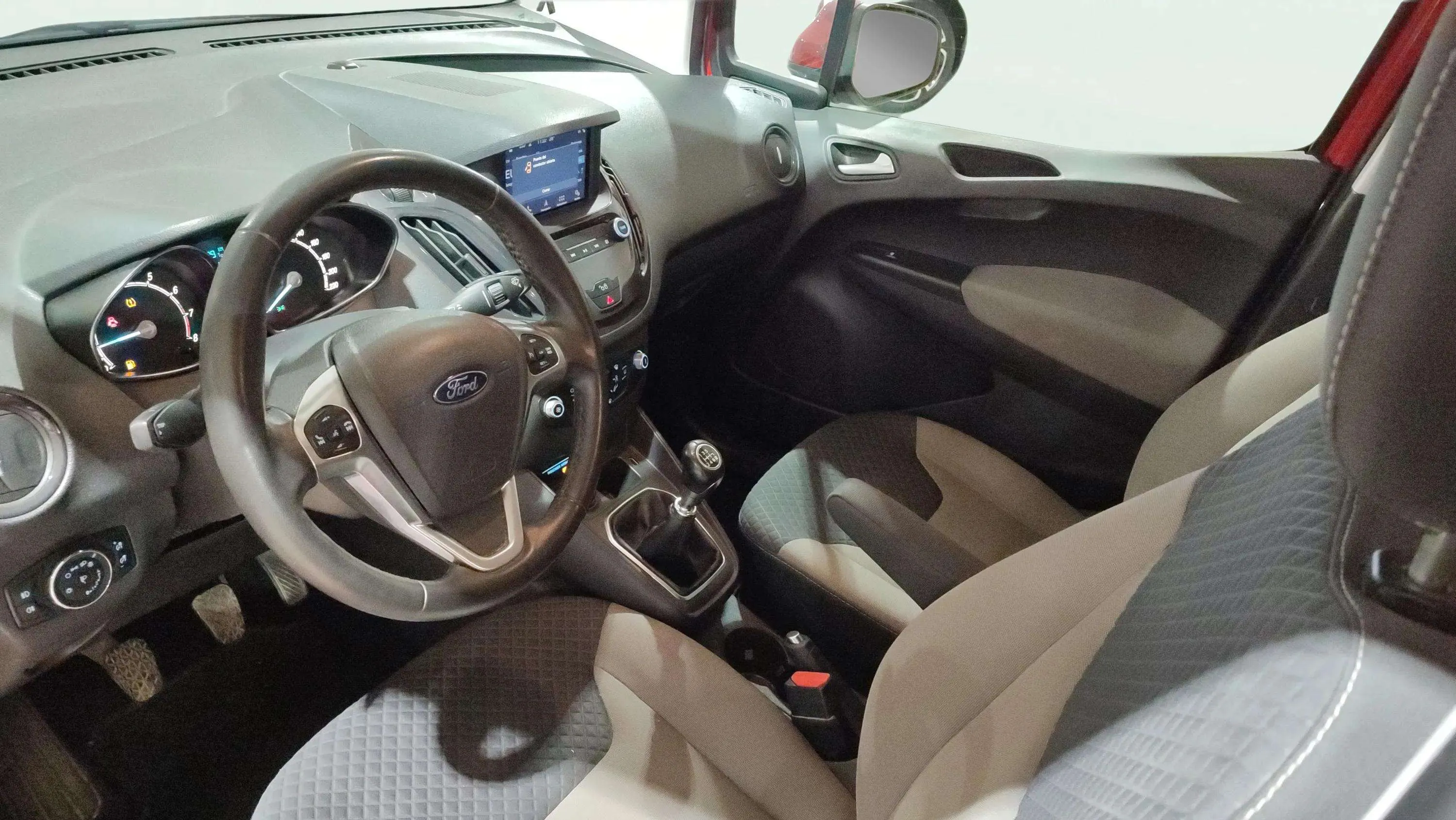 Ford Tourneo Courier 1.0 EcoBoost Titanium - foto 7