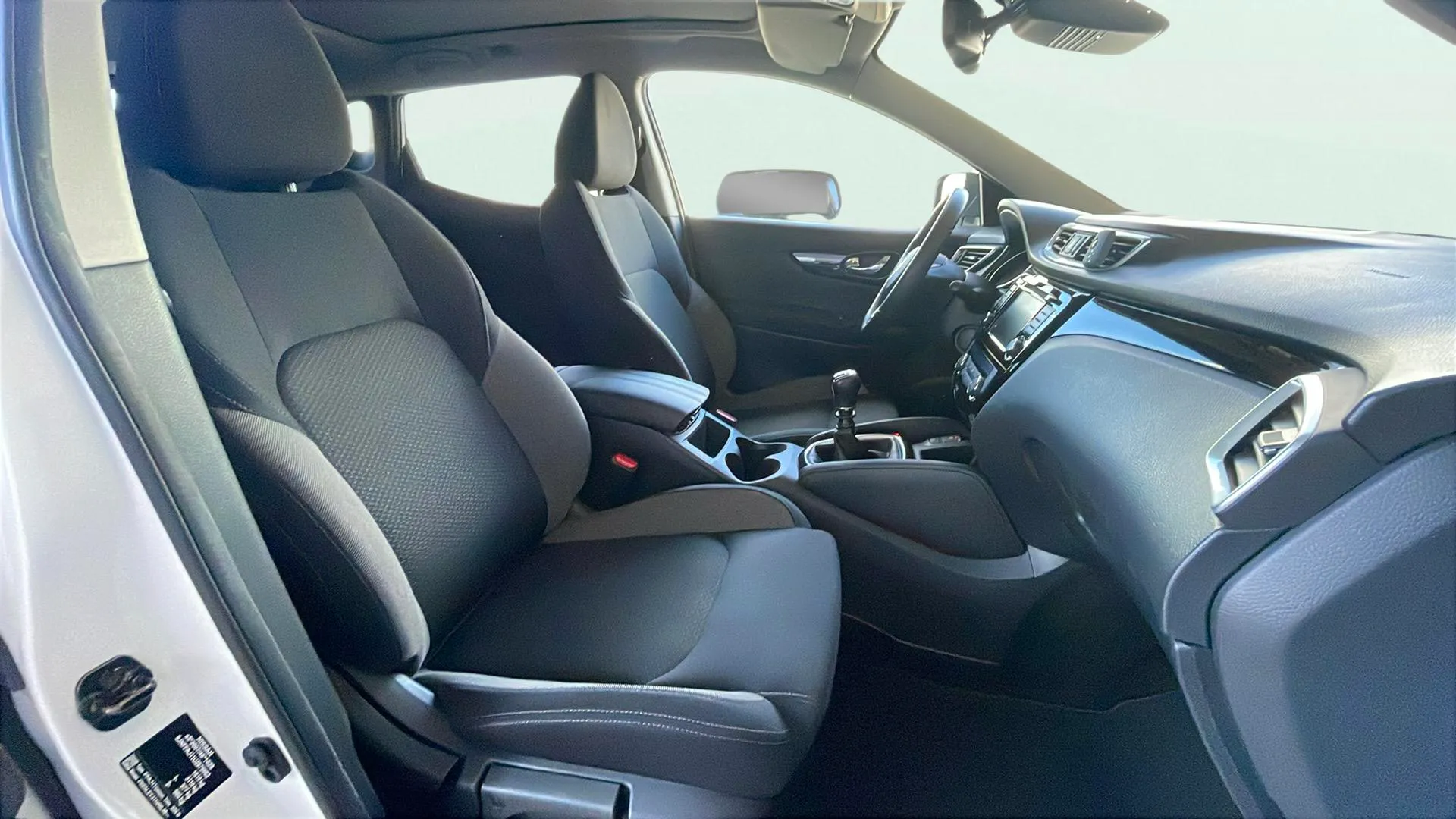 Nissan Qashqai DIG-T E6D N-Connecta - foto 17