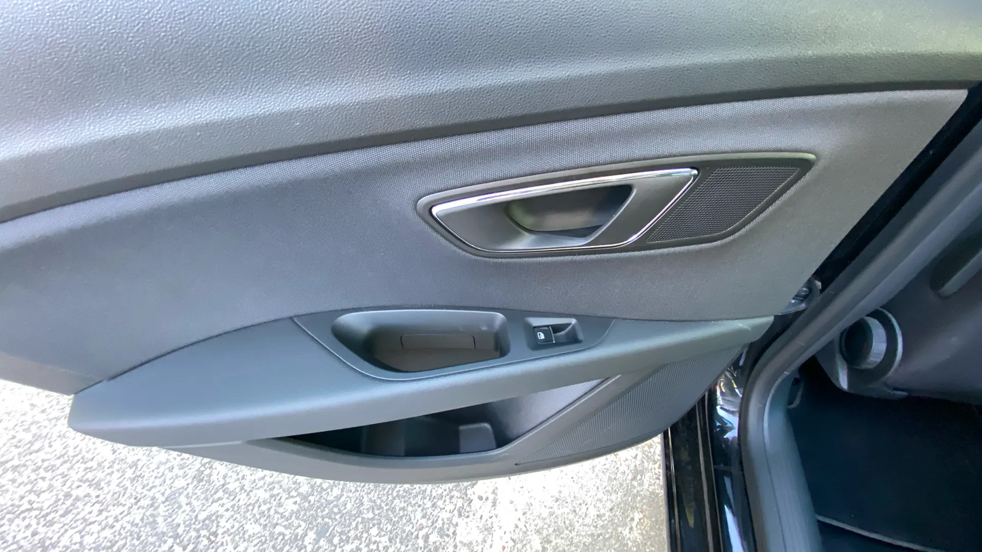 SEAT León 1.5 TSI DSG-7 FR - foto 24