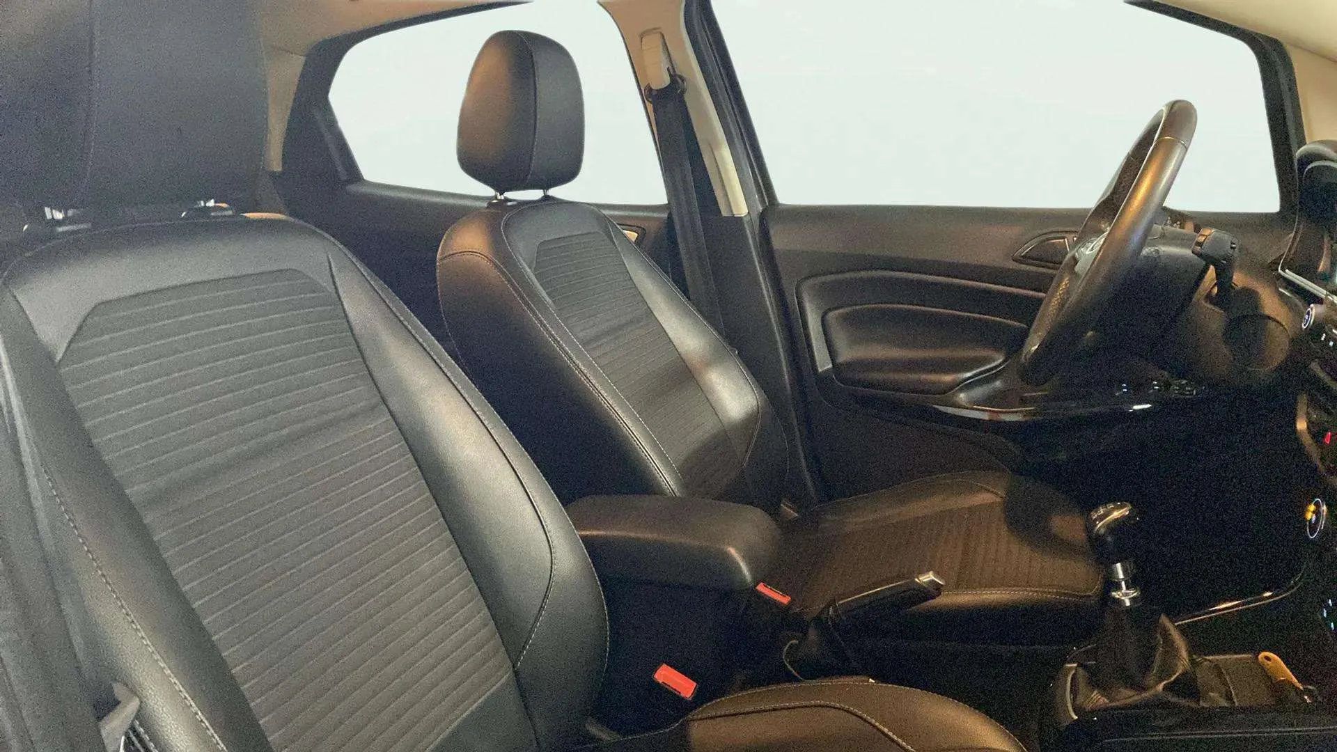 Ford EcoSport 1.0T EcoBoost Trend - foto 22