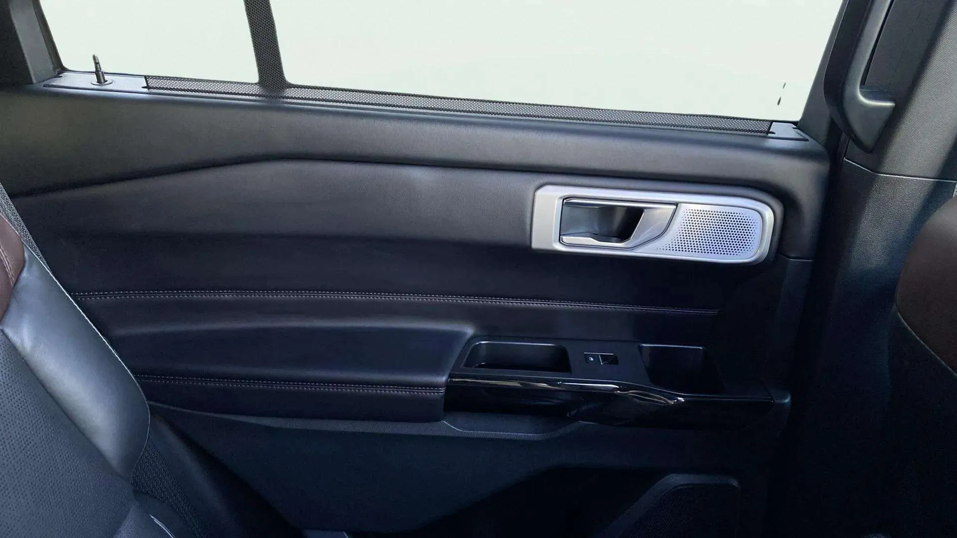 Ford Explorer 3.0 PHEV AWD Platinum - foto 23