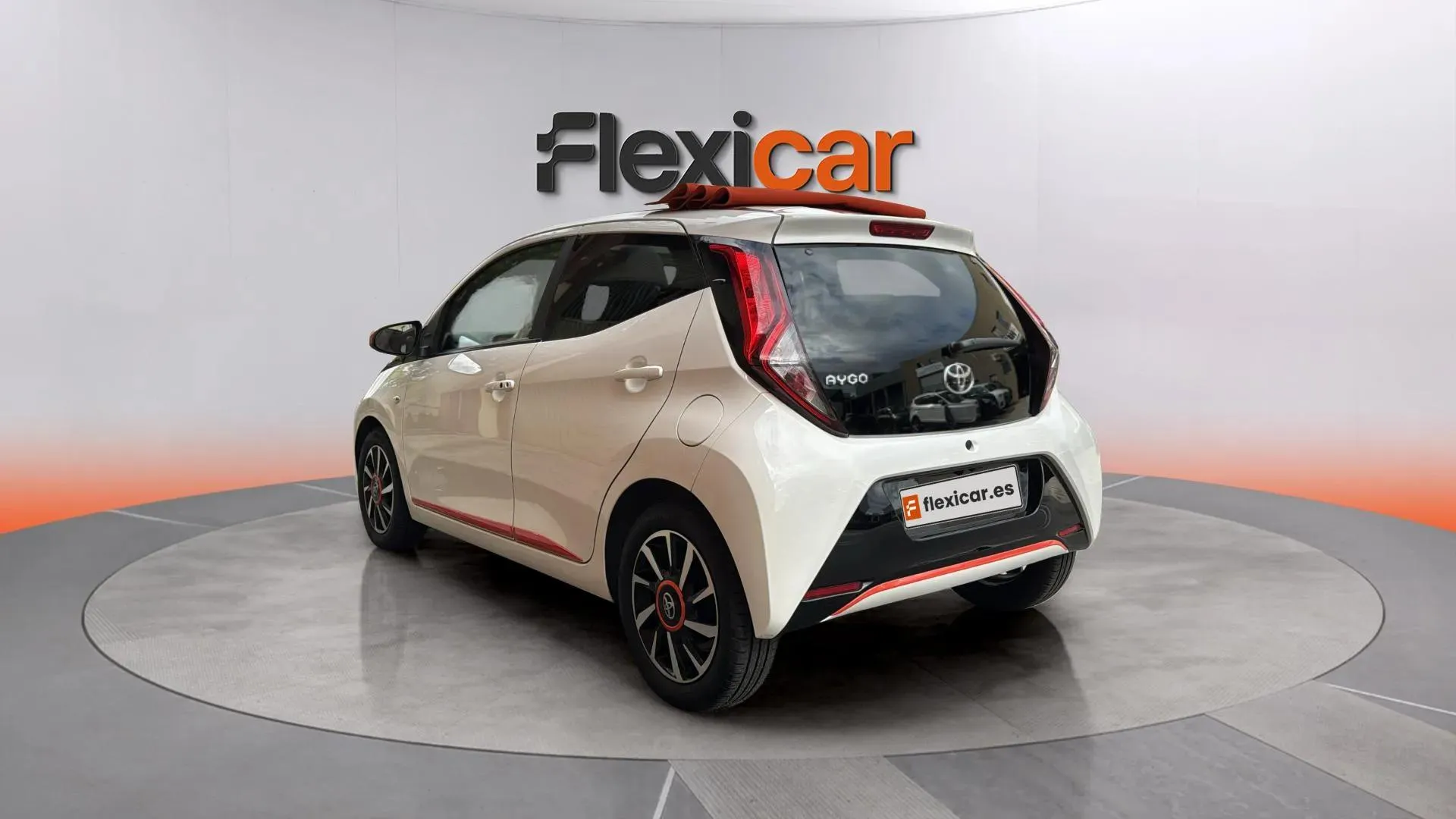 Toyota Aygo 1.0 70 x-wave - foto 7