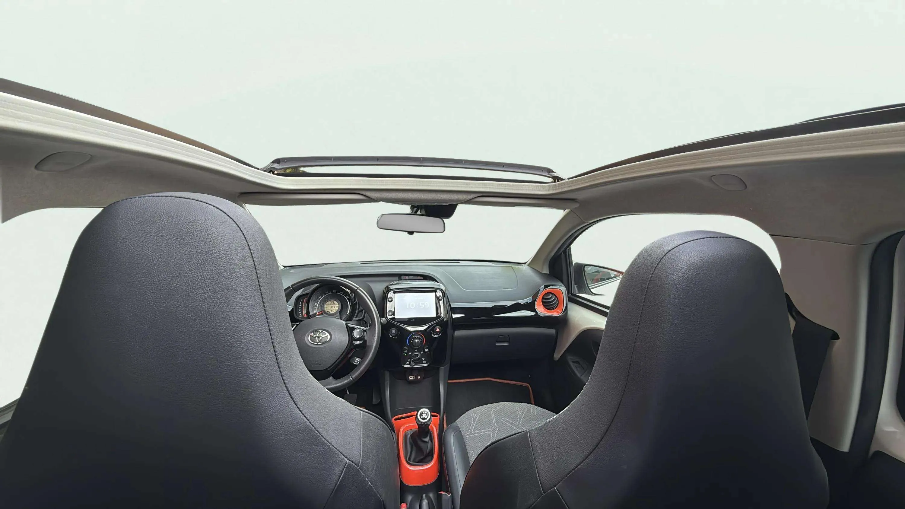 Toyota Aygo 1.0 70 x-wave - foto 13