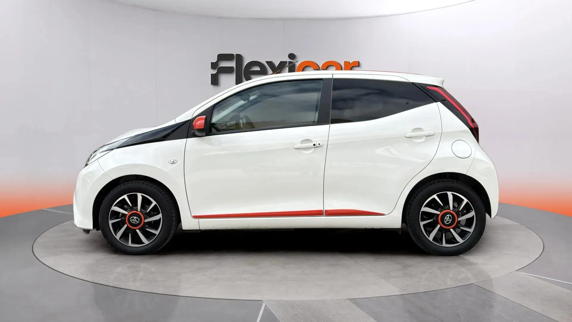 Toyota Aygo 1.0 70 x-wave - foto 8
