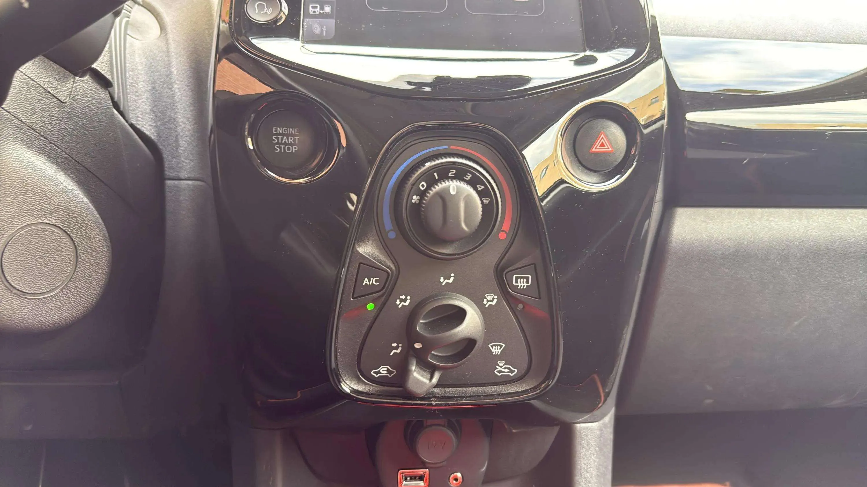 Toyota Aygo 1.0 70 x-wave - foto 25