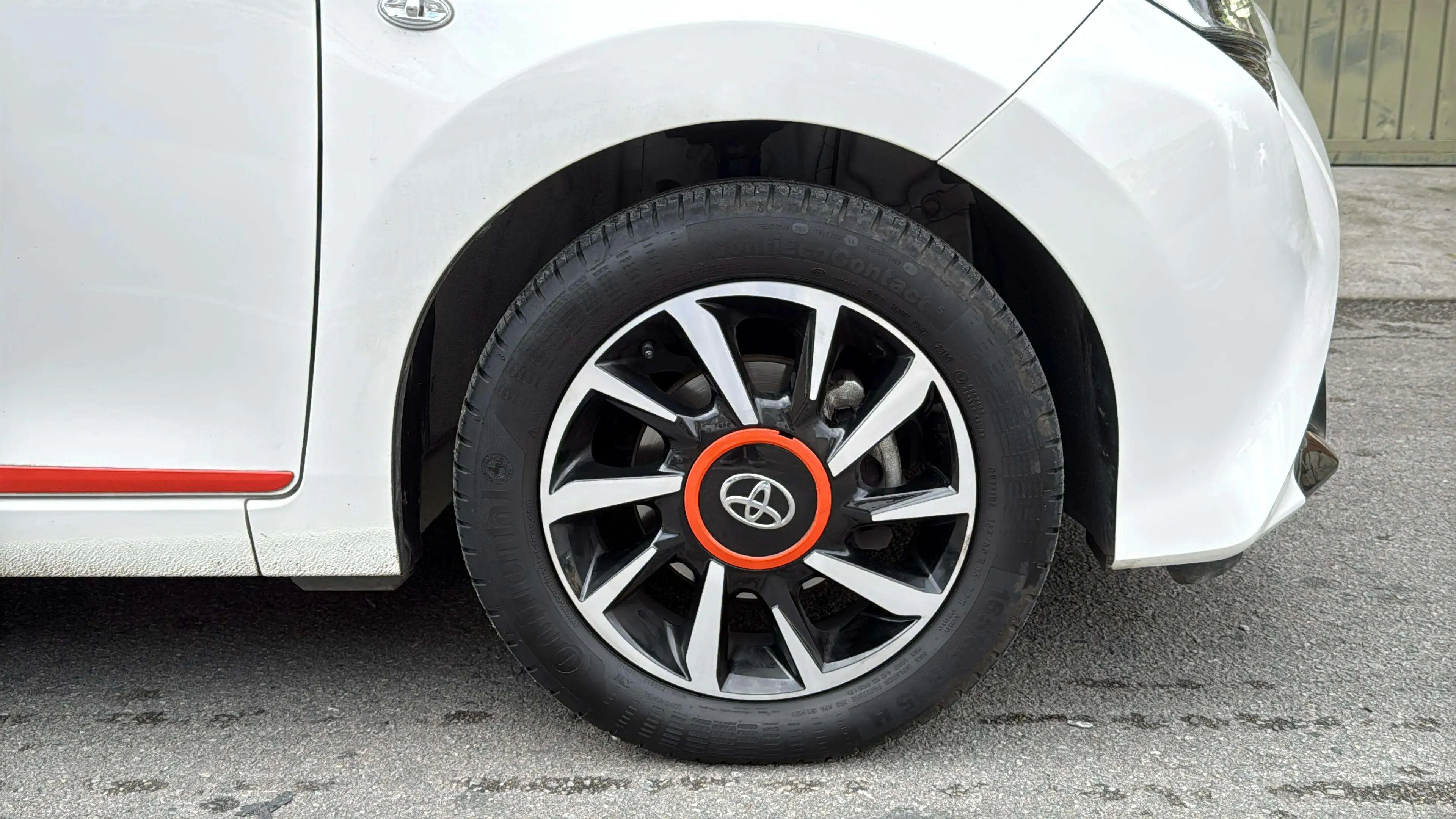 Toyota Aygo 1.0 70 x-wave - foto 2