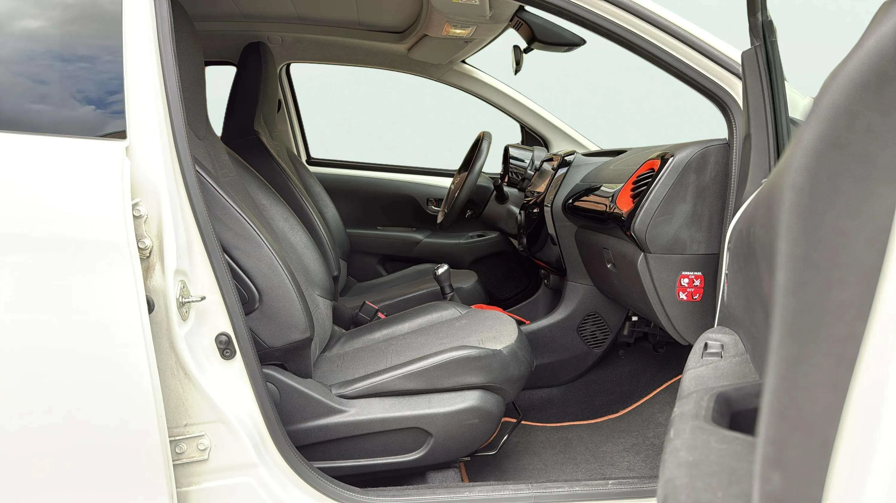 Toyota Aygo 1.0 70 x-wave - foto 11