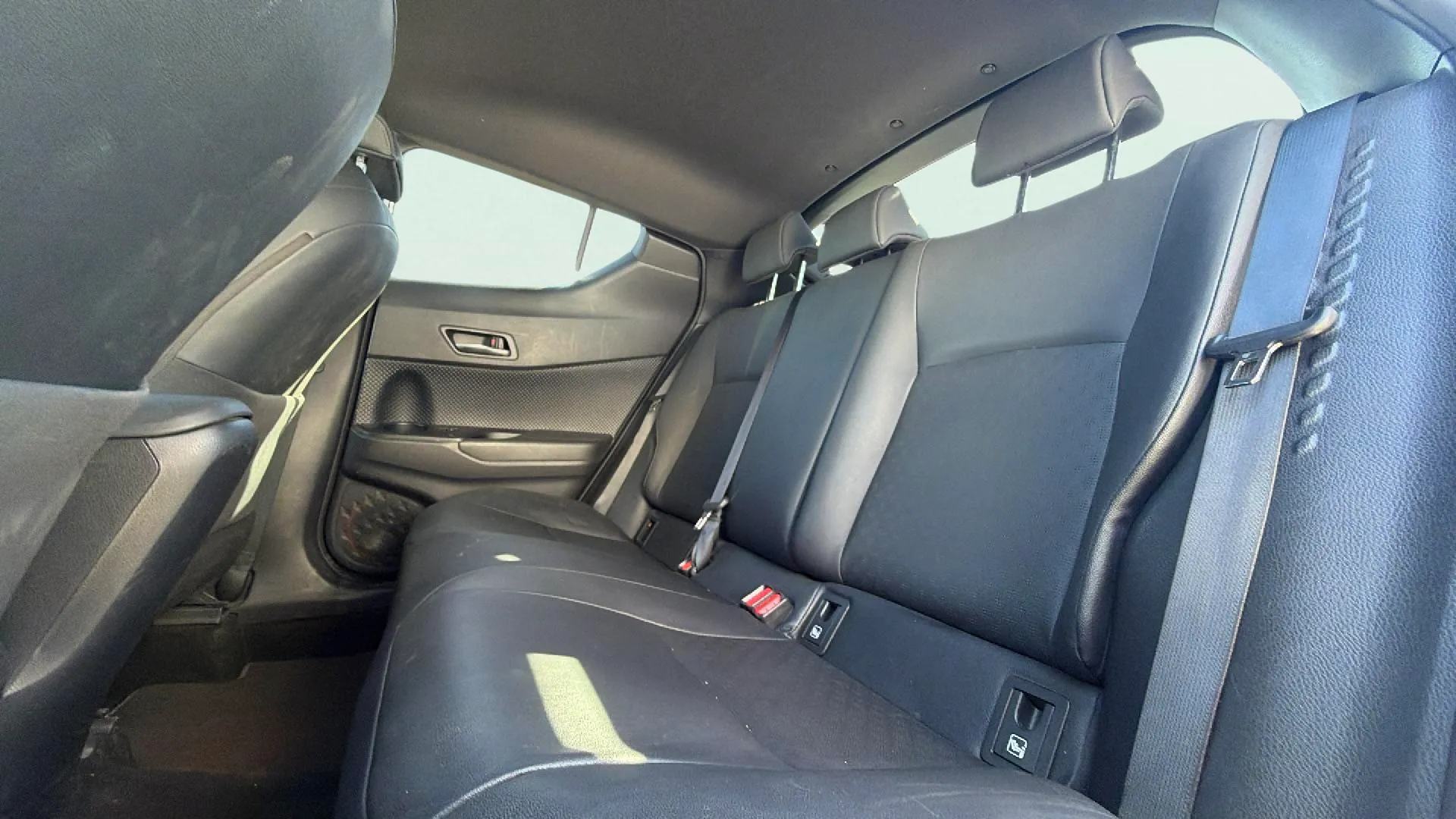 Toyota C-HR 1.8 125H Advance P.Plus P. Luxury - foto 17