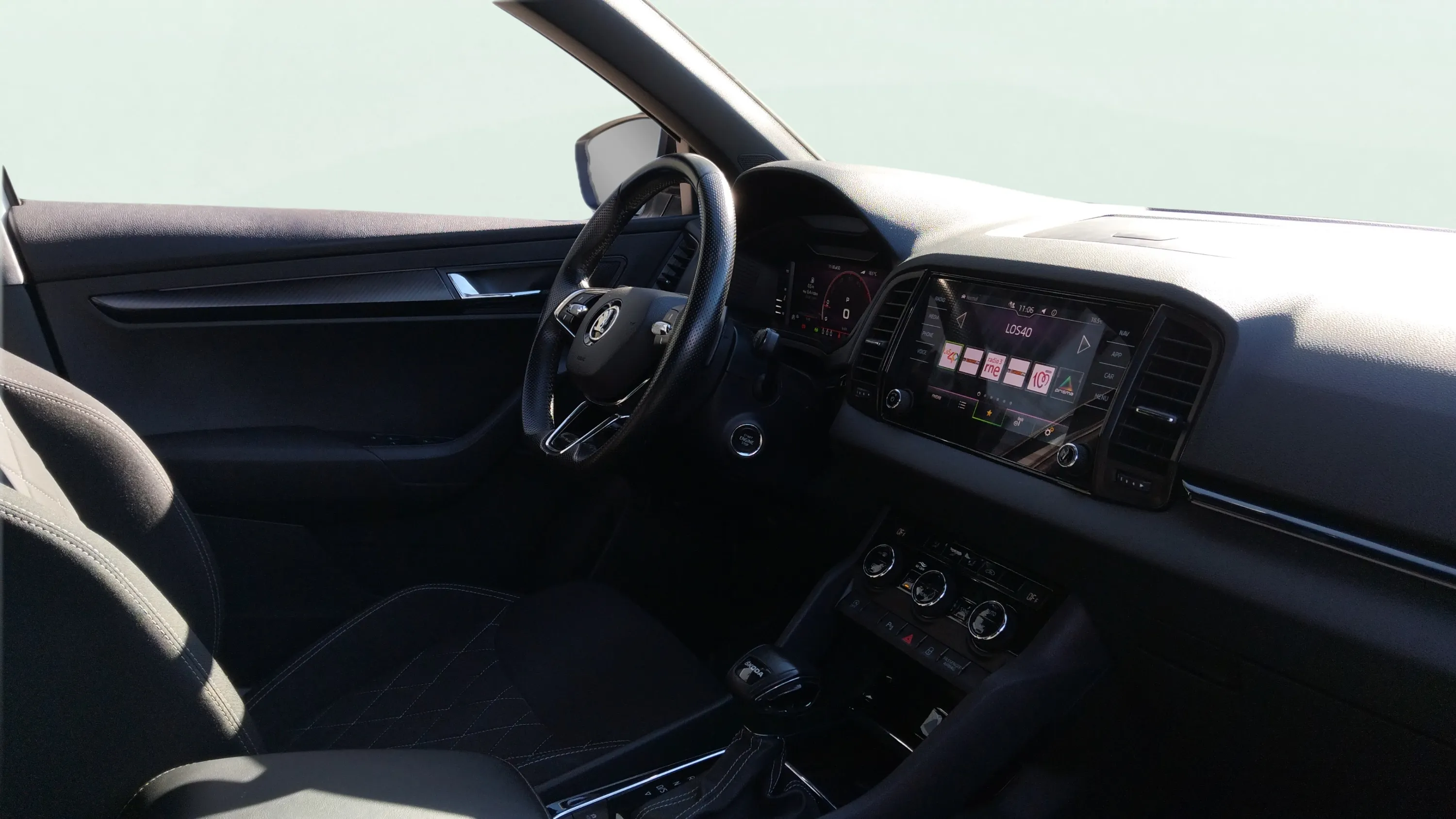 Škoda Karoq 1.5 TSI DSG ACT Sportline - foto 17