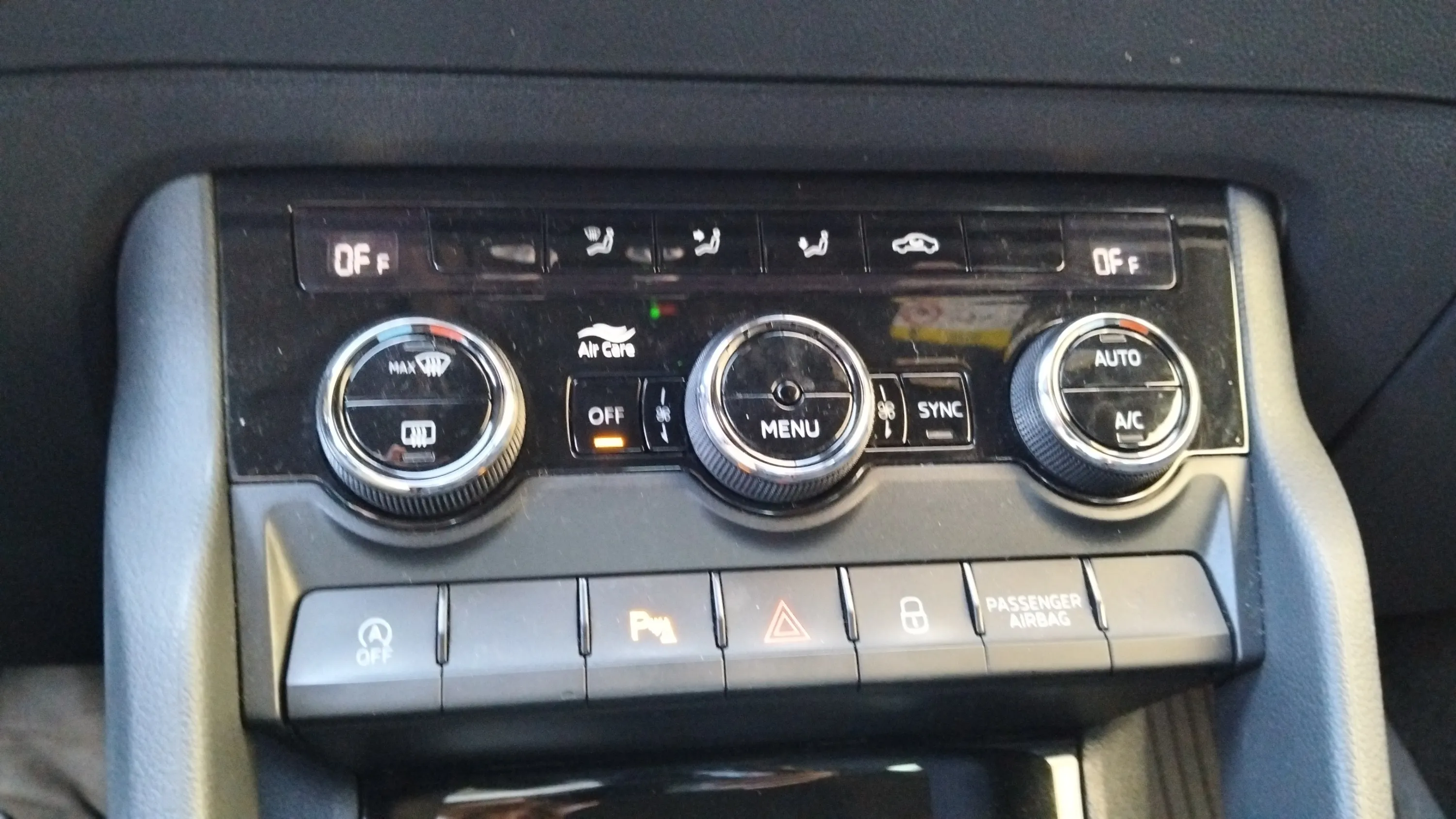 Škoda Karoq 1.5 TSI DSG ACT Sportline - foto 26
