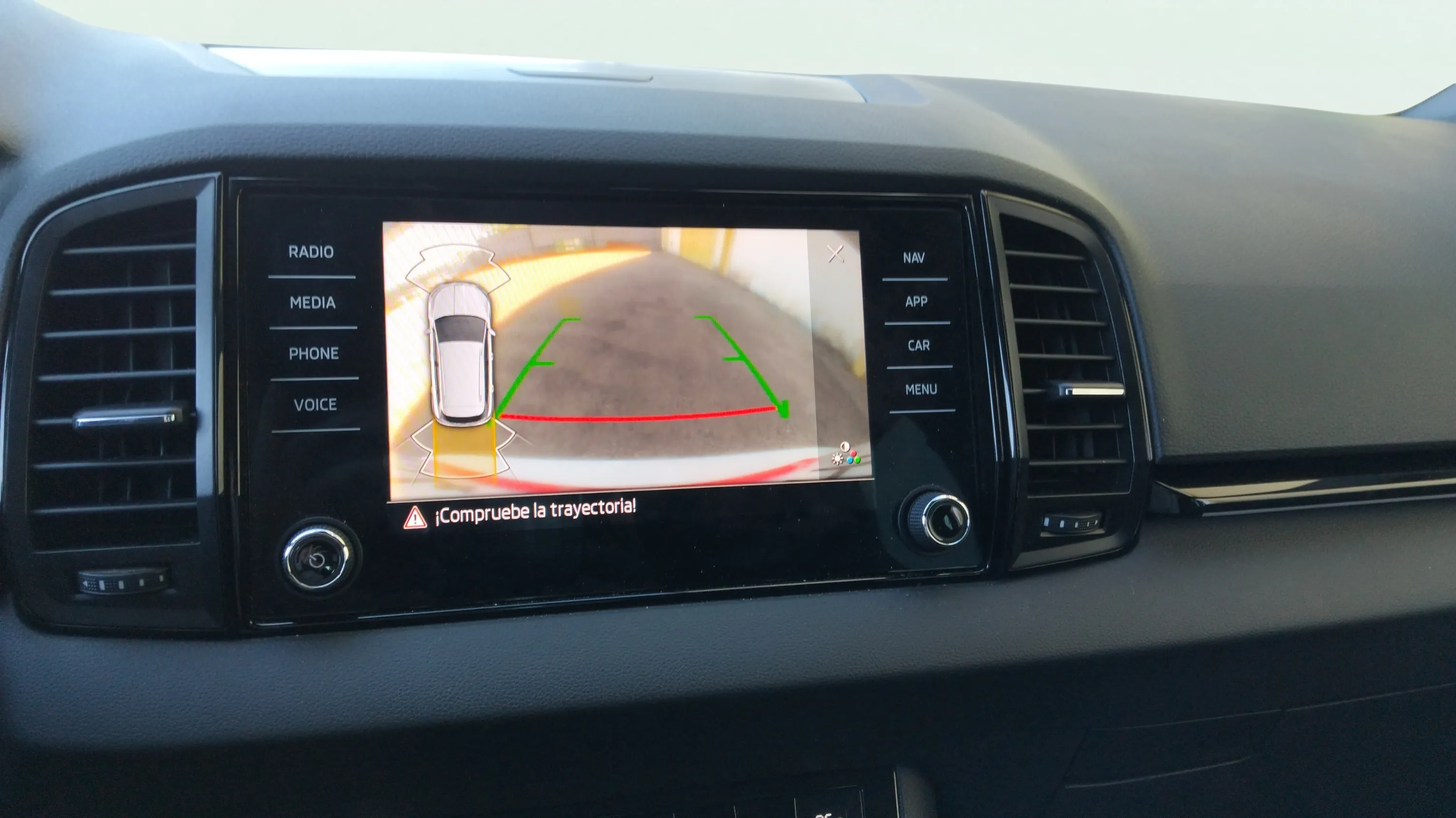 Škoda Karoq 1.5 TSI DSG ACT Sportline - foto 16