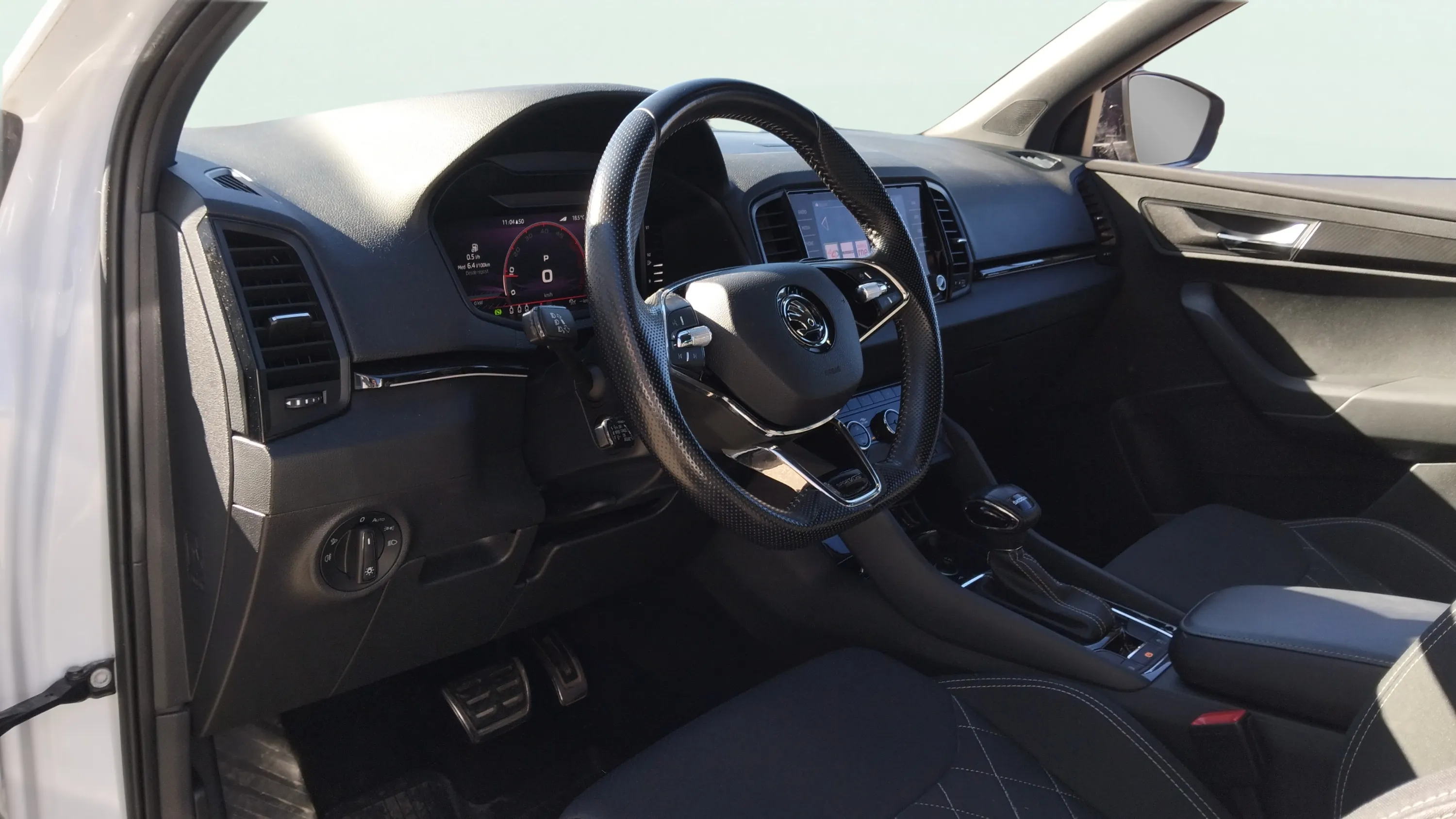 Škoda Karoq 1.5 TSI DSG ACT Sportline - foto 11