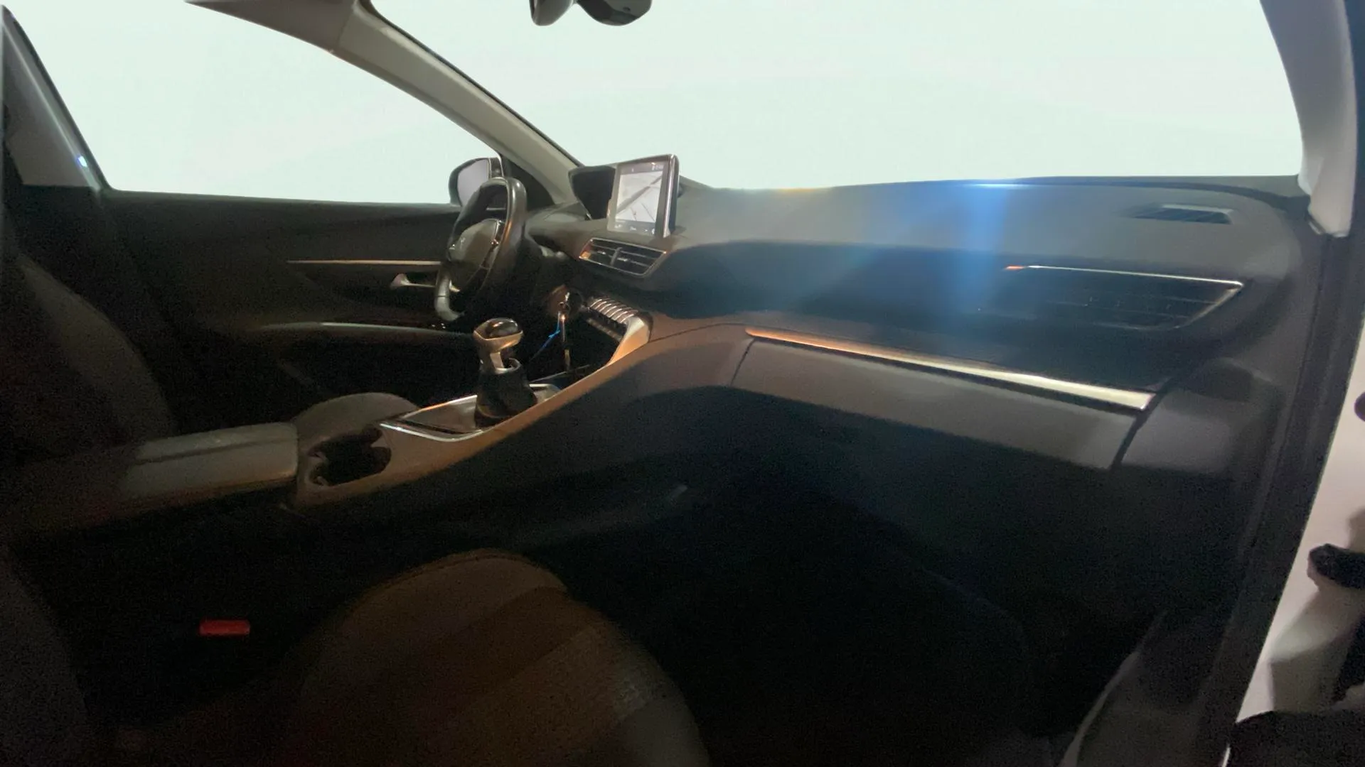 Peugeot 3008 1.5L BlueHDi Active - foto 21
