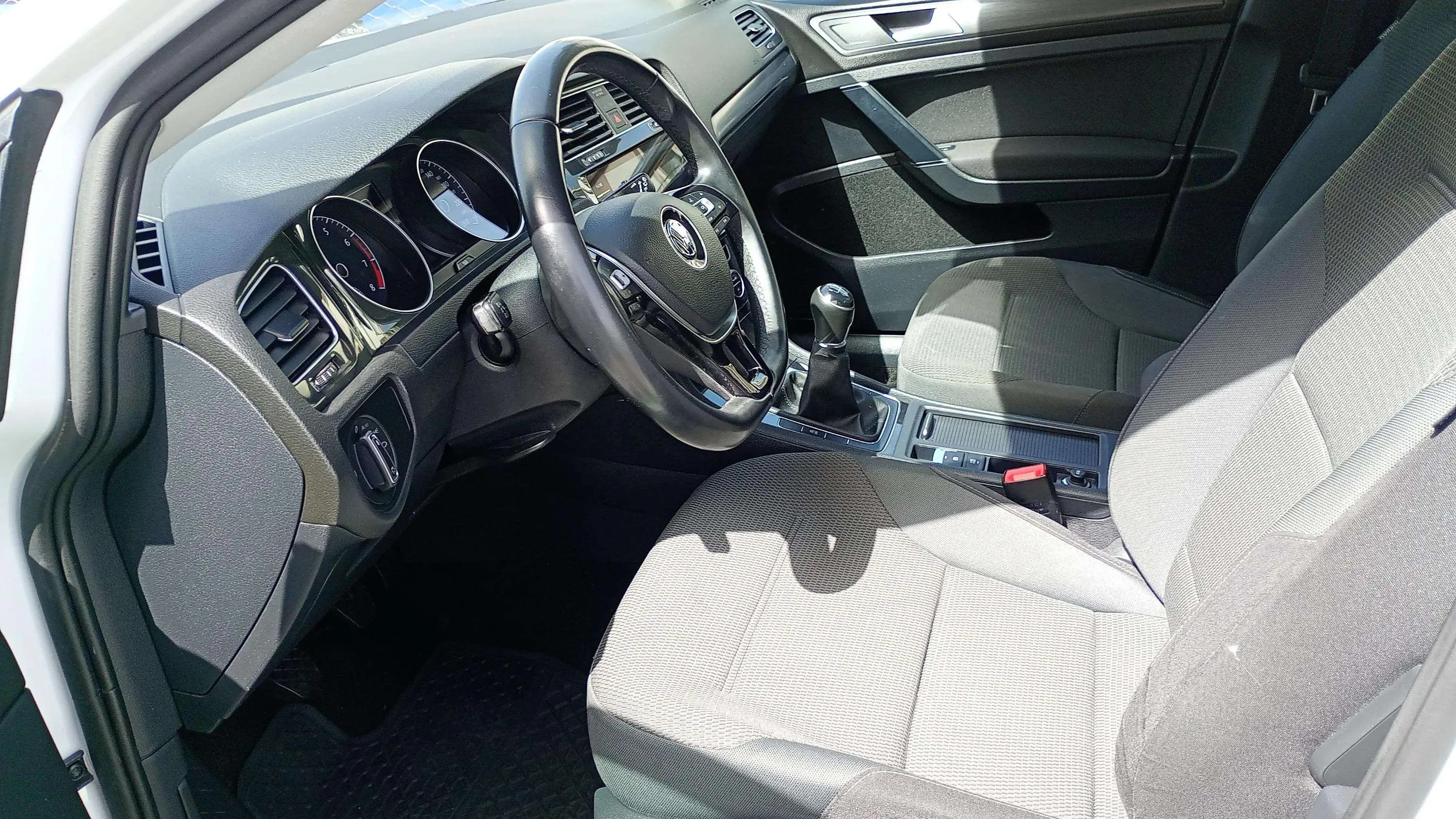 Volkswagen Golf Advance 1.0 TSI - foto 11