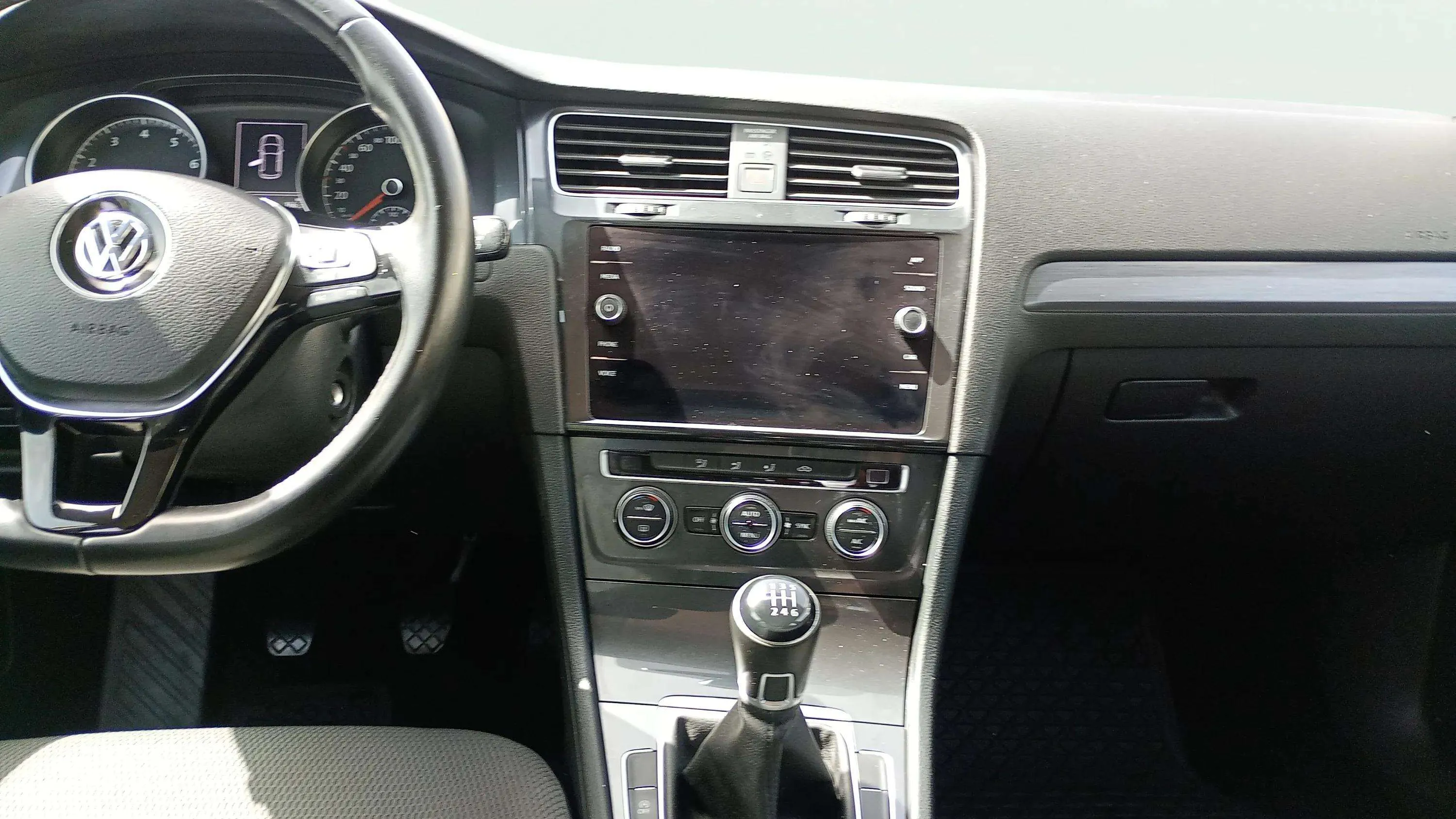 Volkswagen Golf Advance 1.0 TSI - foto 9